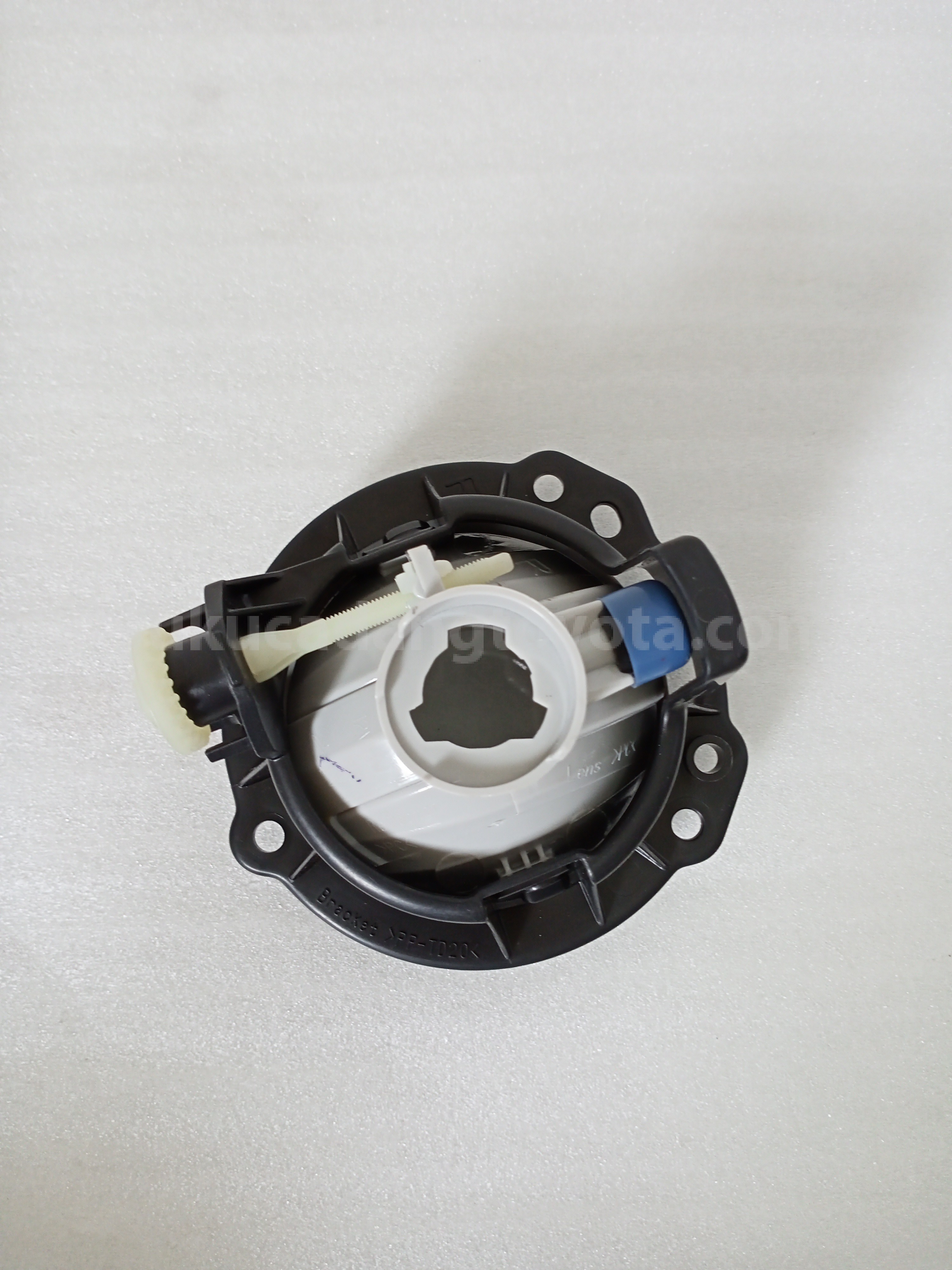 81211BZ060 LAMP UNIT,FOG RH - TOYOTA