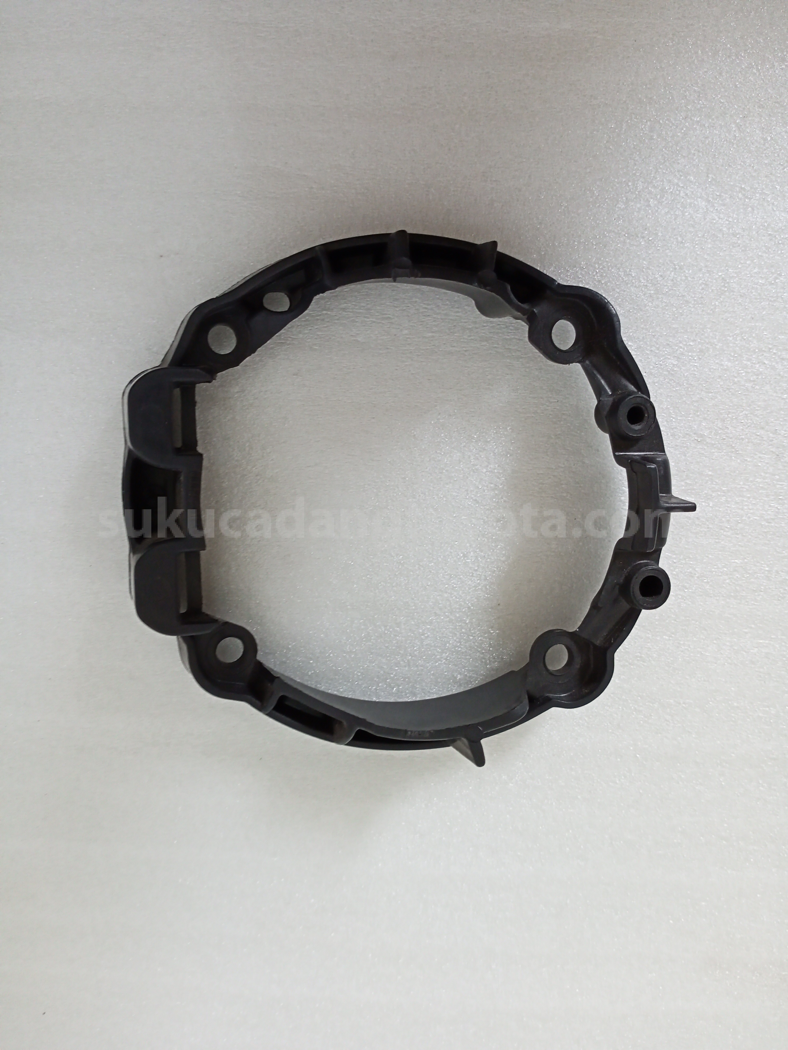 81219BZ030 BRACKET,FOG LAMP, RH - TOYOTA