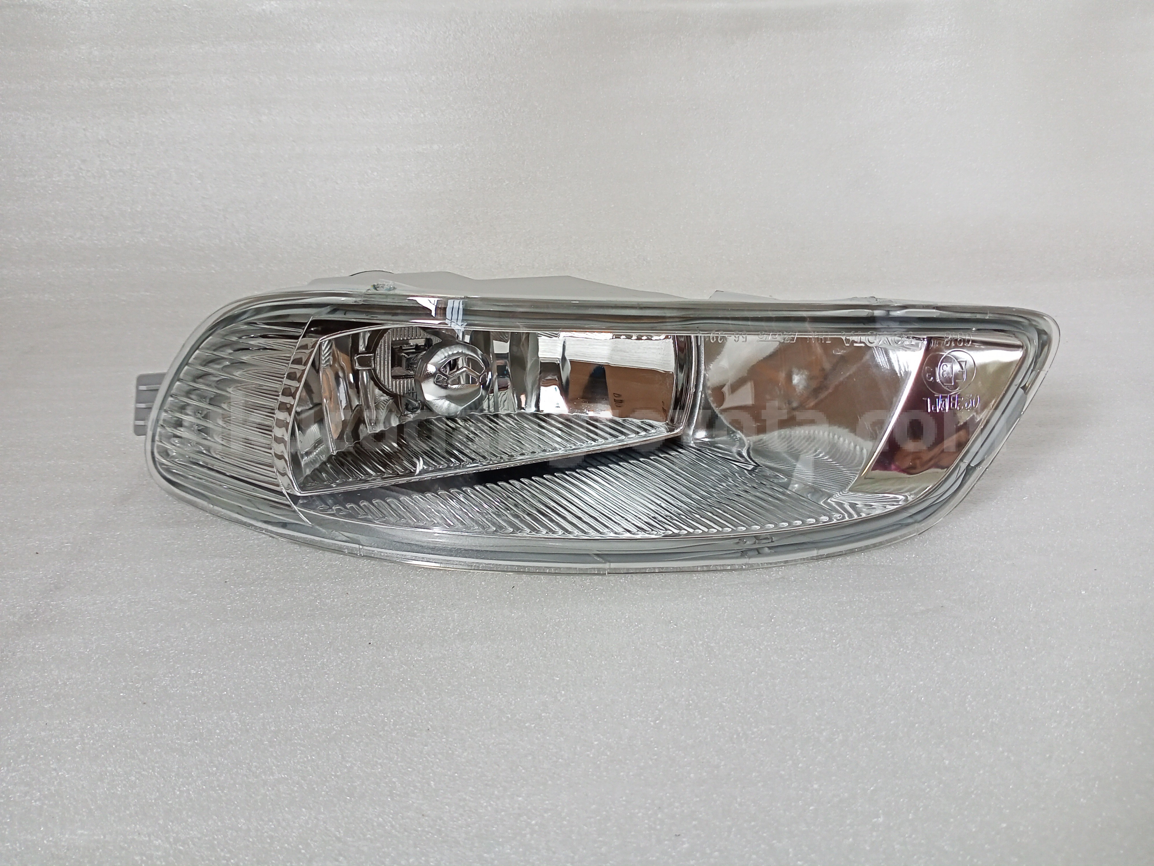 812200B040 LAMP ASSY, FOG, LH - TOYOTA