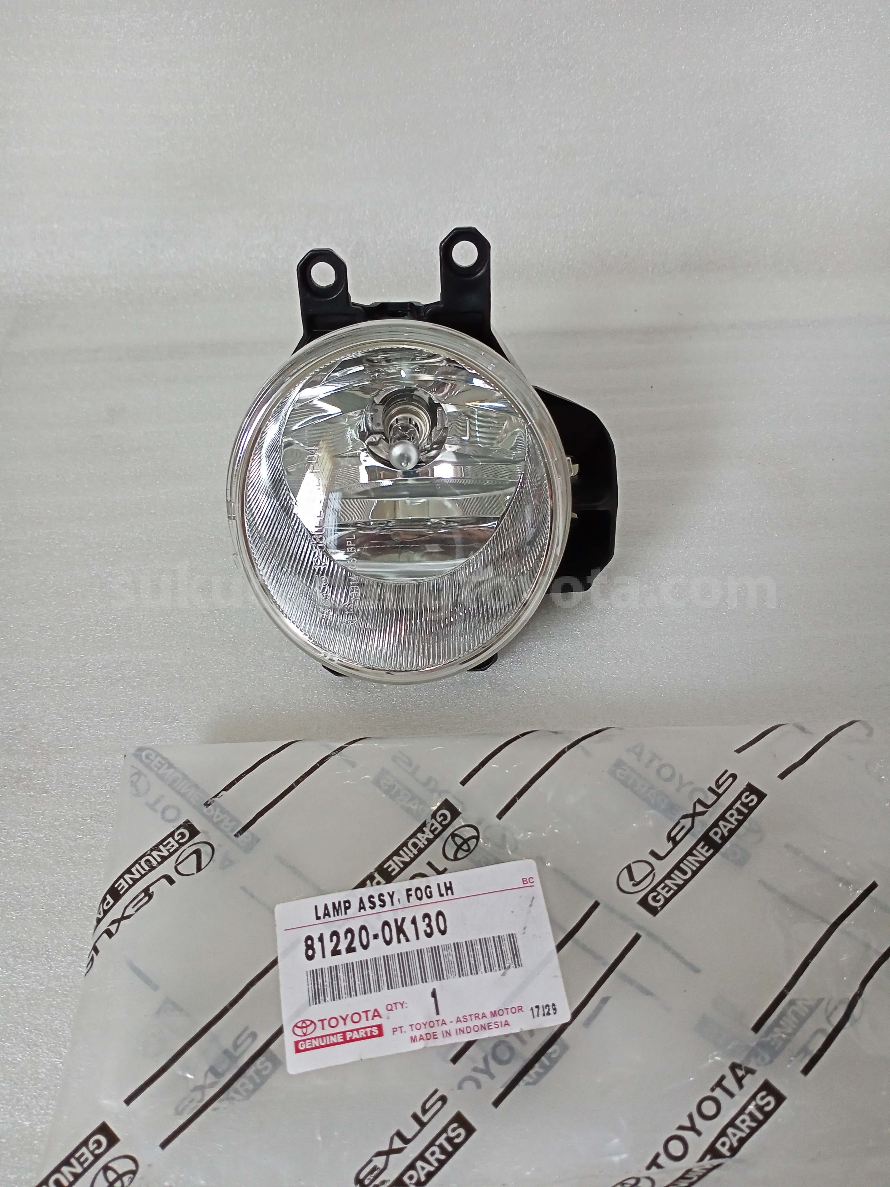 812200K130 LAMP ASSY, FOG LH - TOYOTA