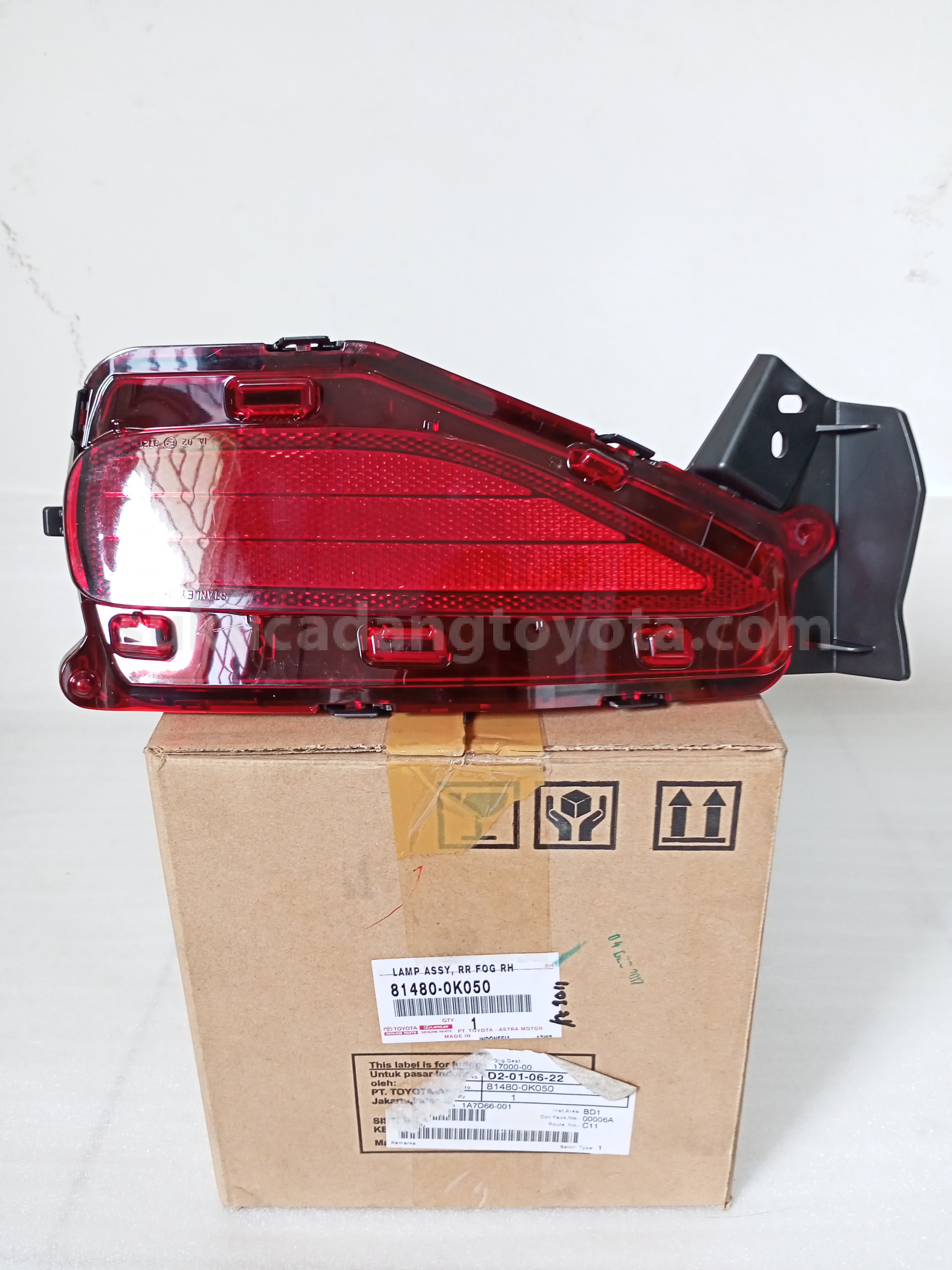 814800K050 LAMP ASSY, RR FOG RH - TOYOTA