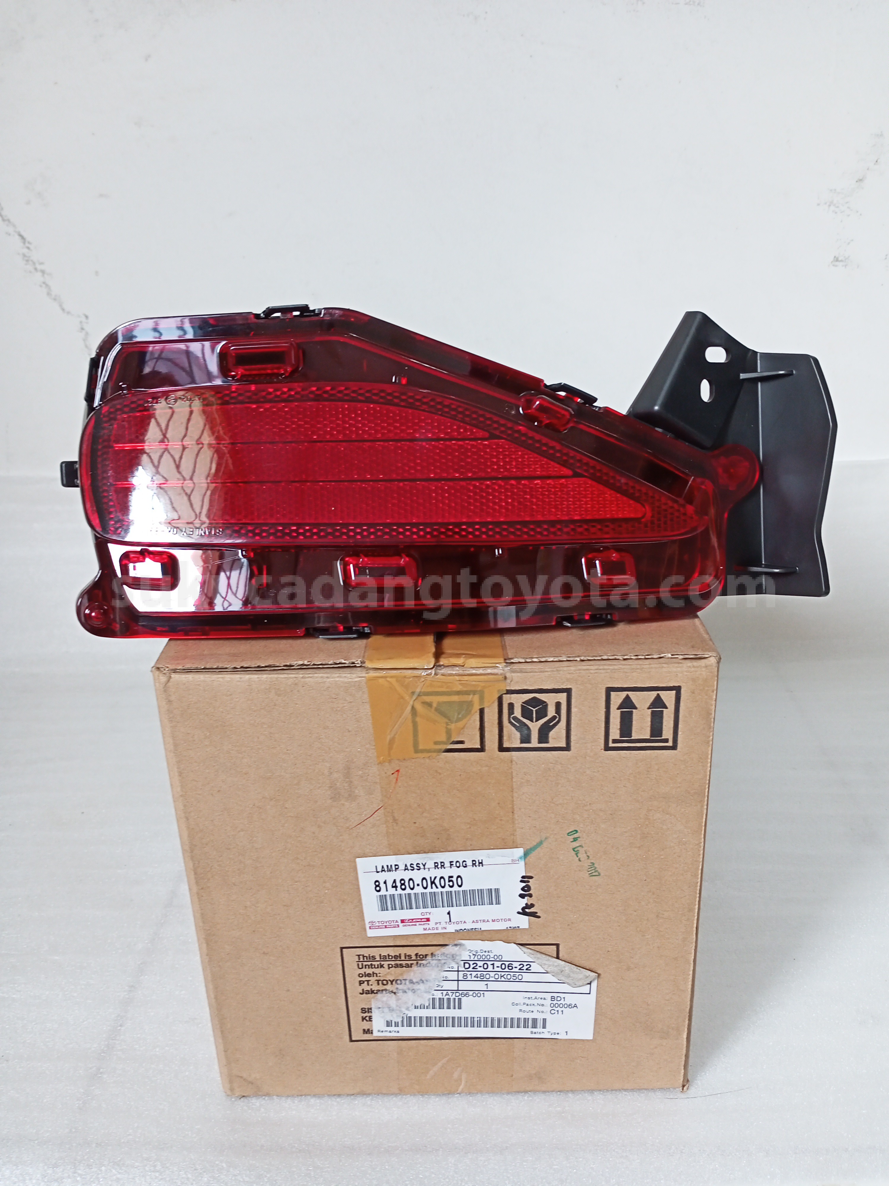 814800K050 LAMP ASSY, RR FOG RH - TOYOTA