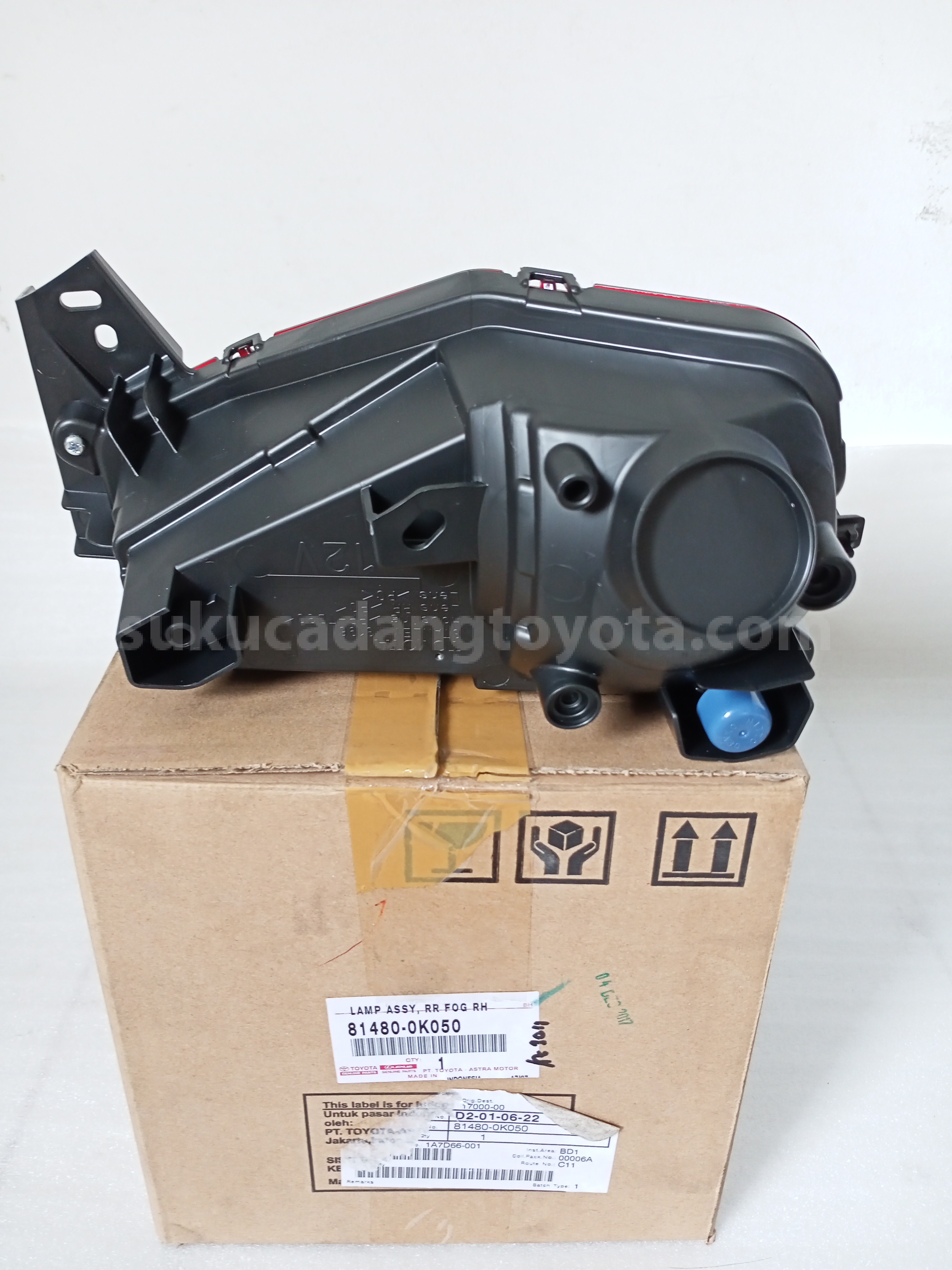 814800K050 LAMP ASSY, RR FOG RH - TOYOTA