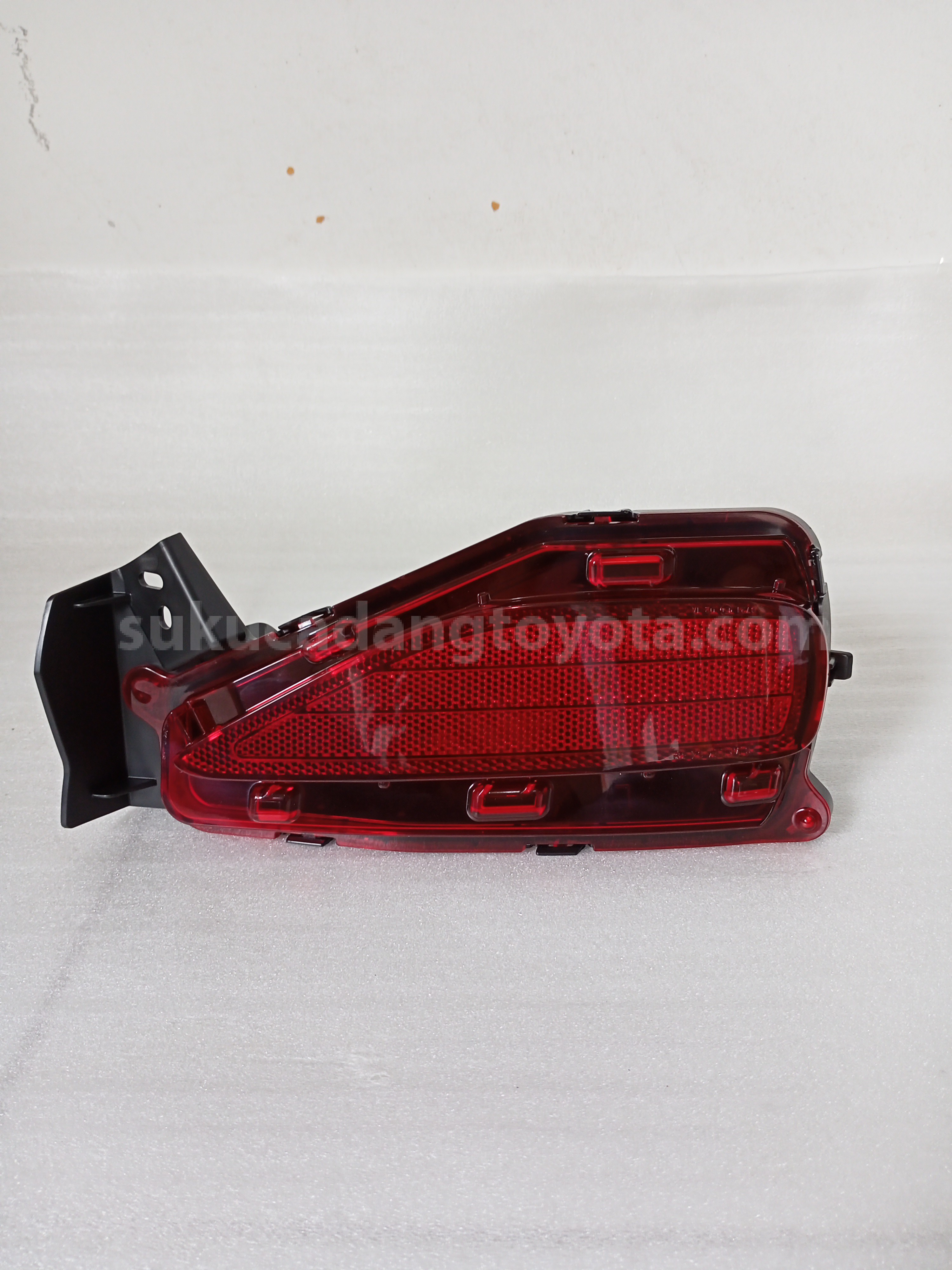 814900K050 LAMP ASSY, RR FOG LH - TOYOTA