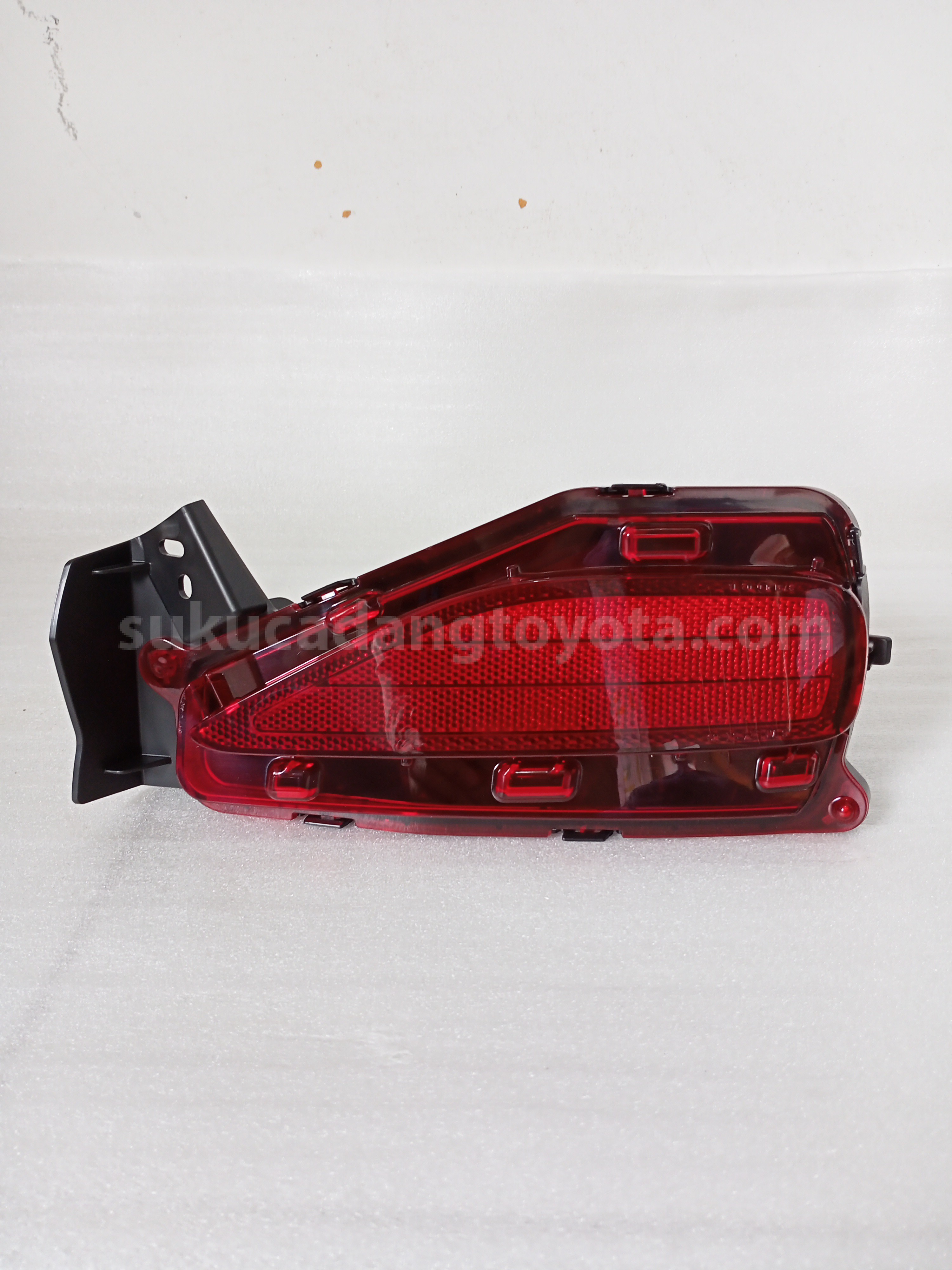 814900K050 LAMP ASSY, RR FOG LH - TOYOTA