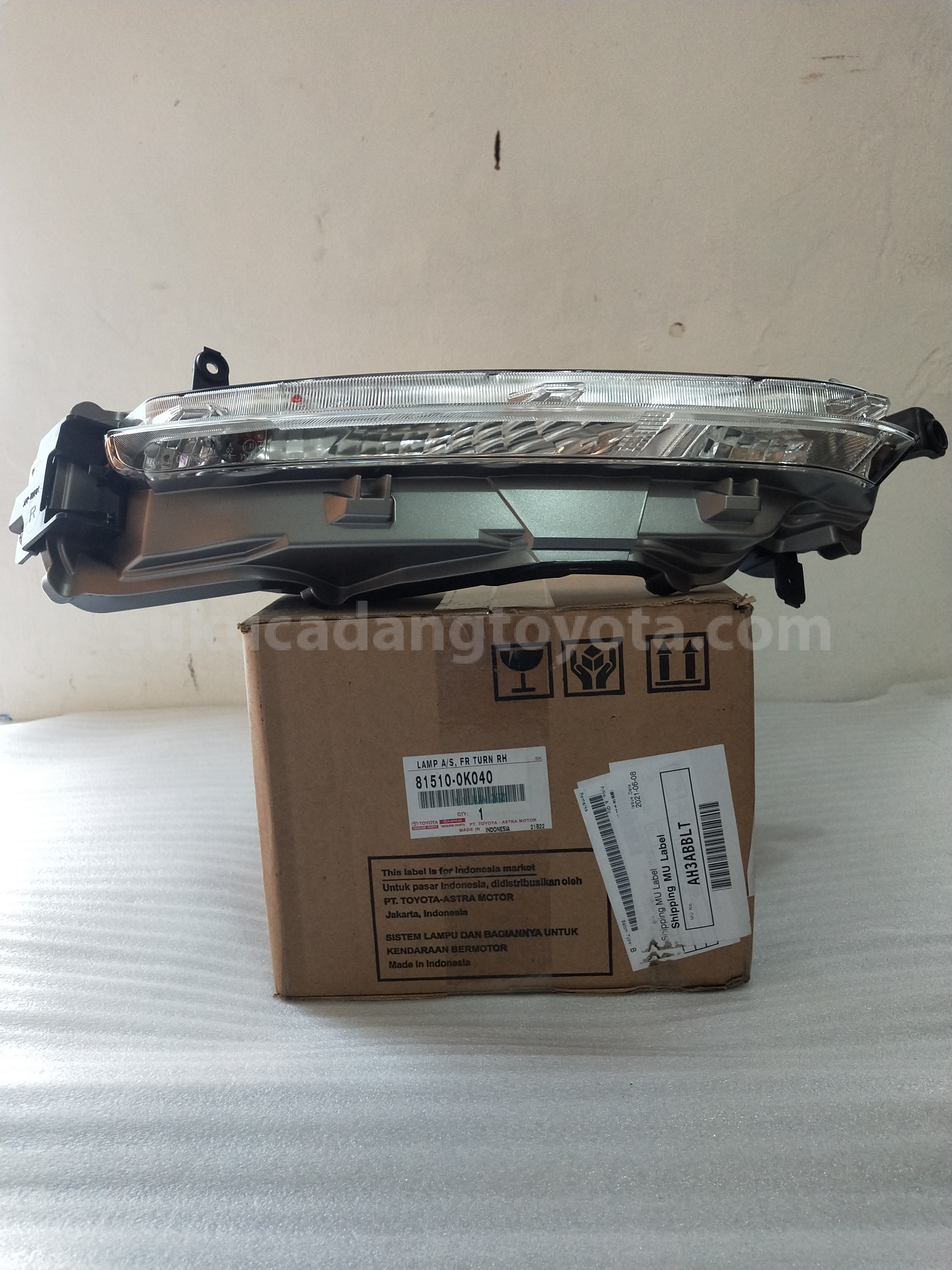 815100K040 LAMP A/S, FR TURN RH - TOYOTA