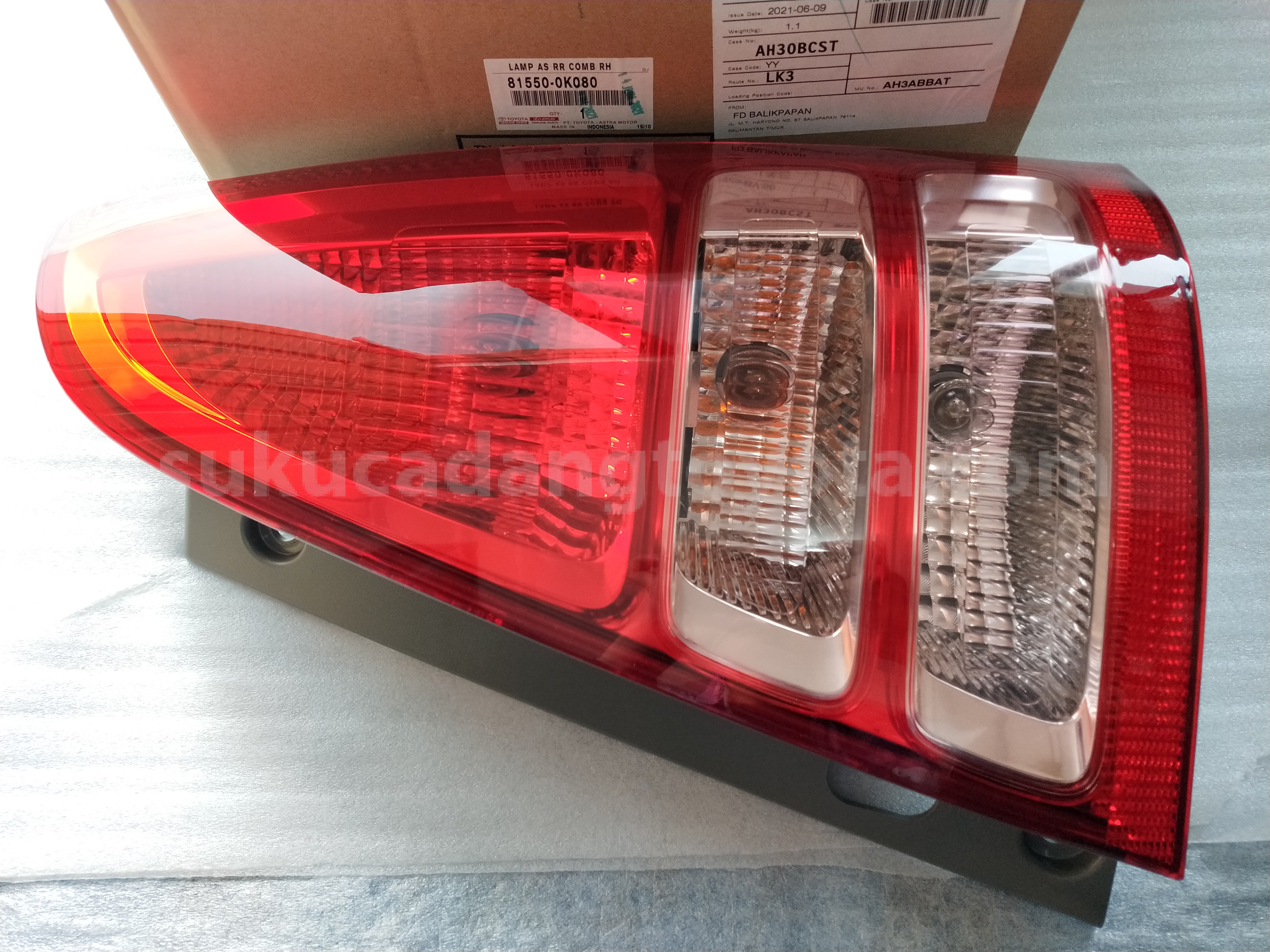 815500K080 LAMP AS RR COMB RH - TOYOTA