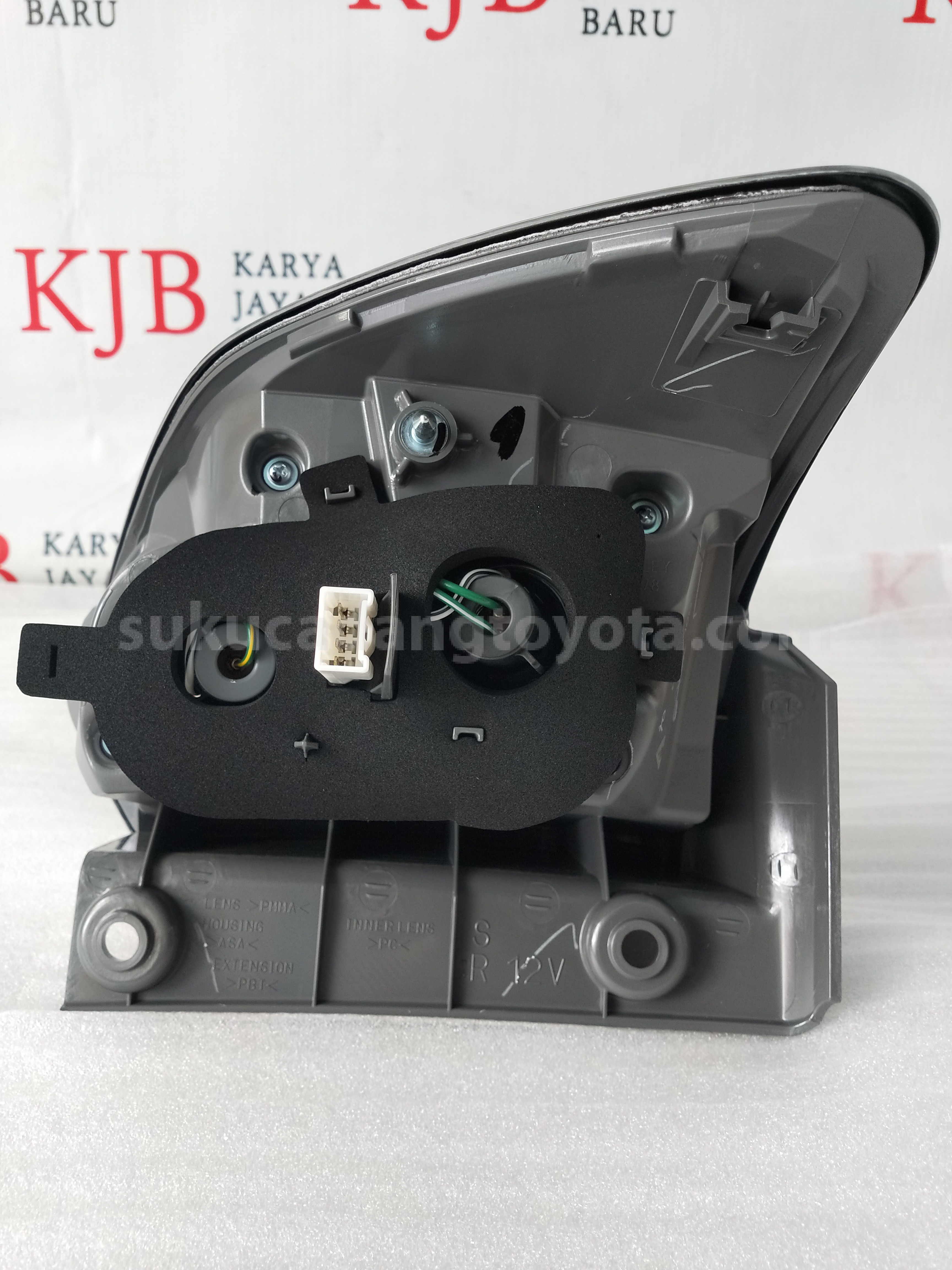 815500K190 LAMP ASSY, RR COMBIN - TOYOTA