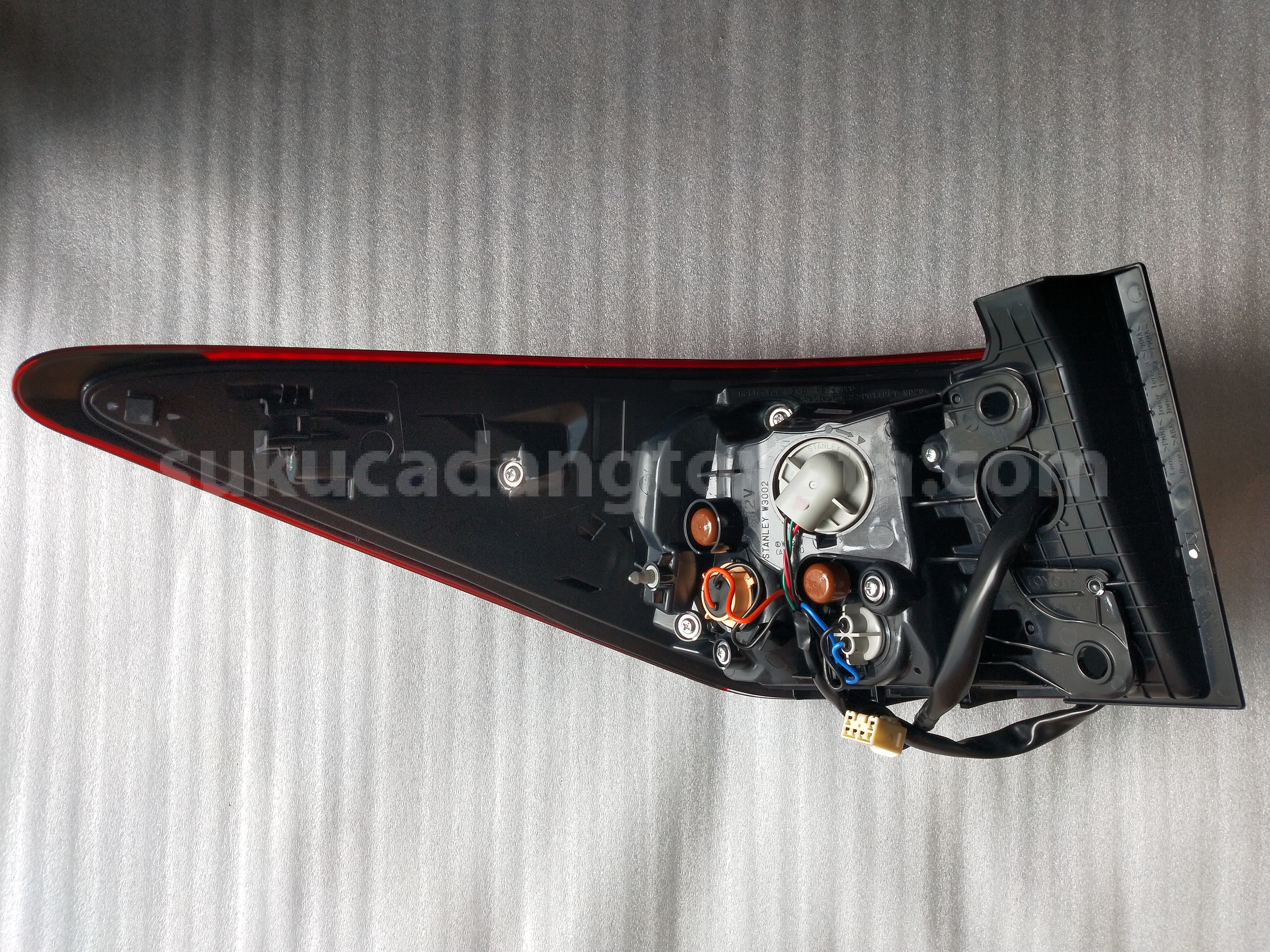 815500K382 LAMP A/S RR COMBI RH - TOYOTA
