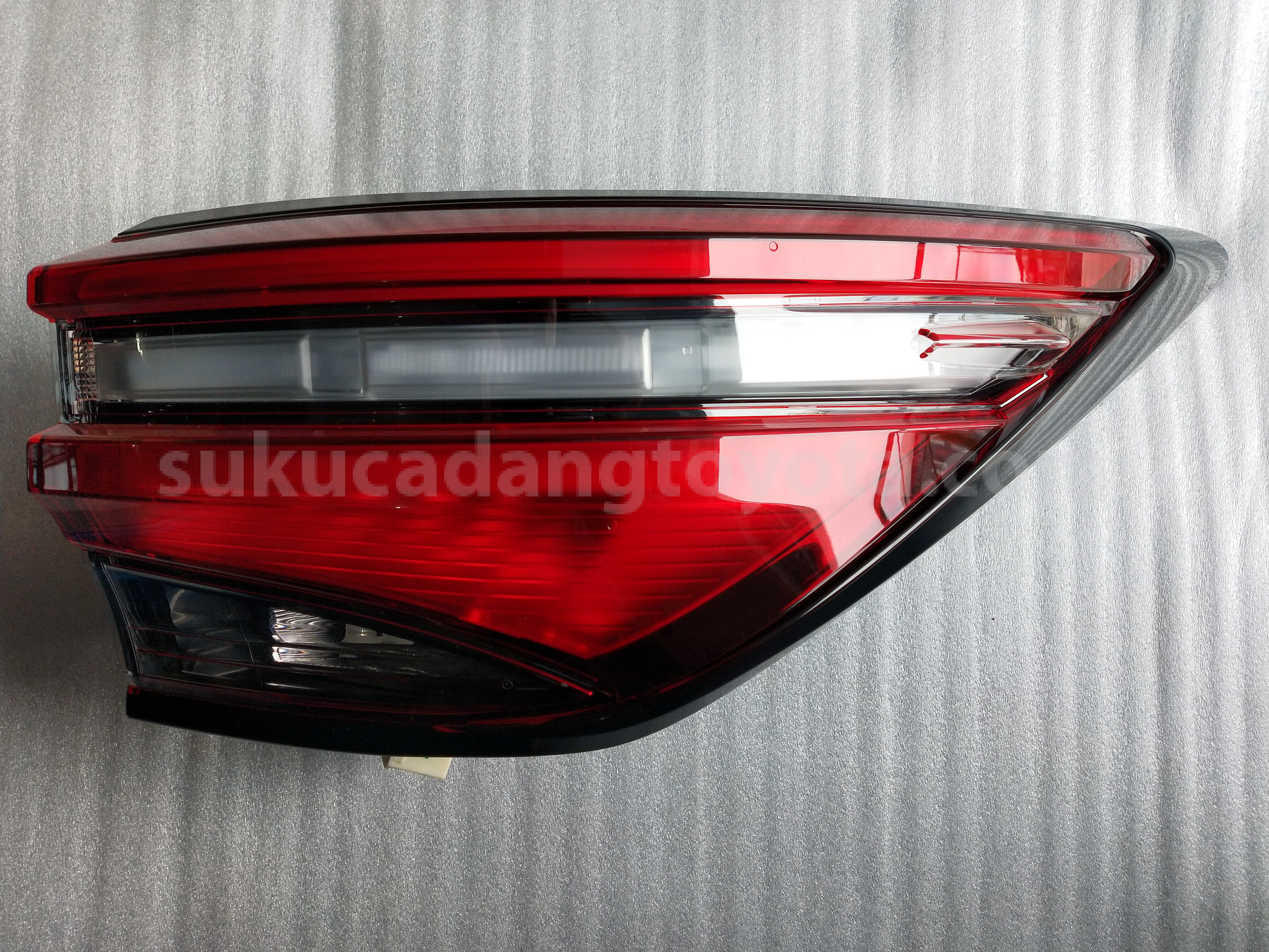 815500K530 LAMP A/S RR COMBI RH - TOYOTA
