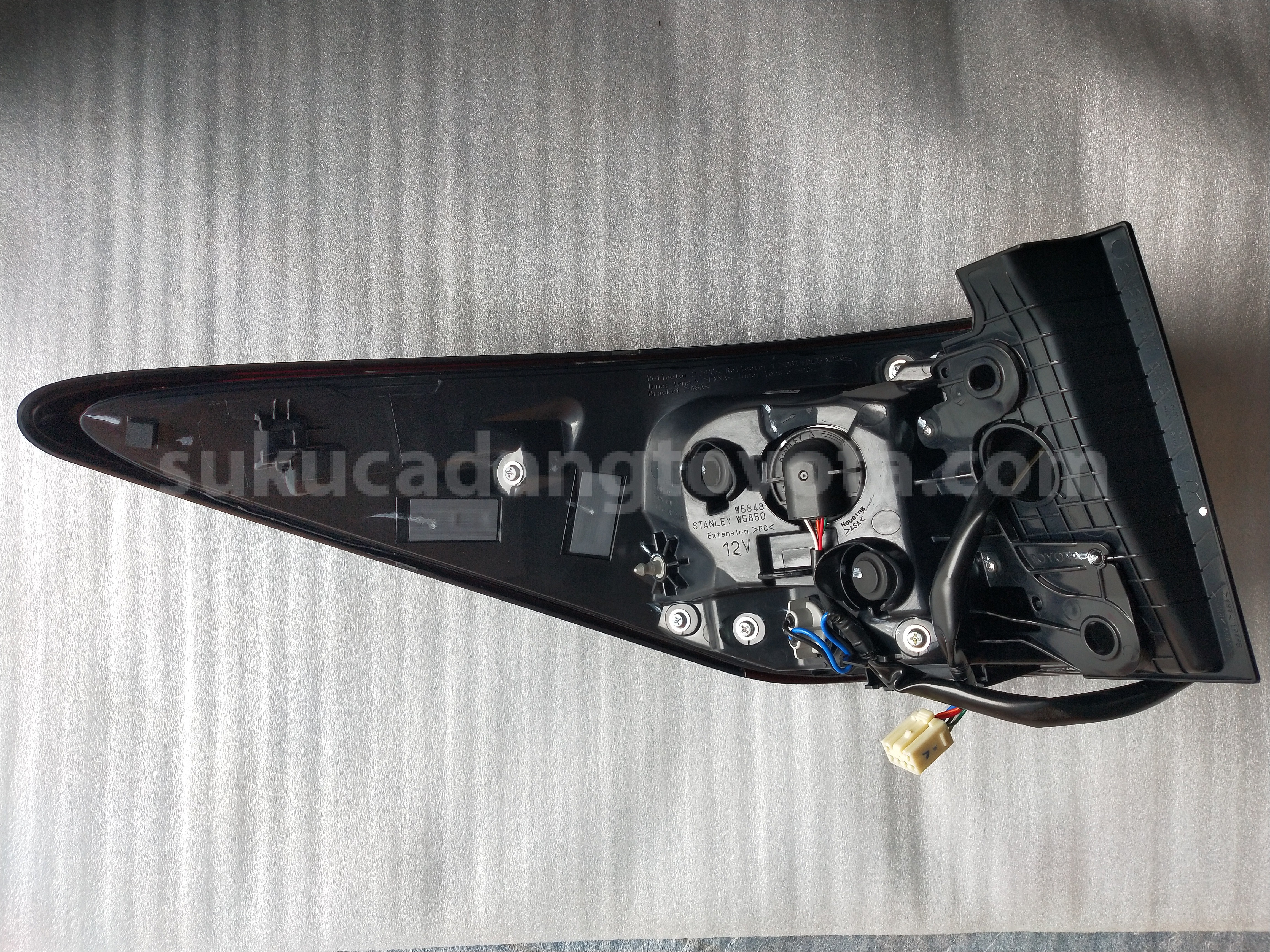 815500K530 LAMP A/S RR COMBI RH - TOYOTA