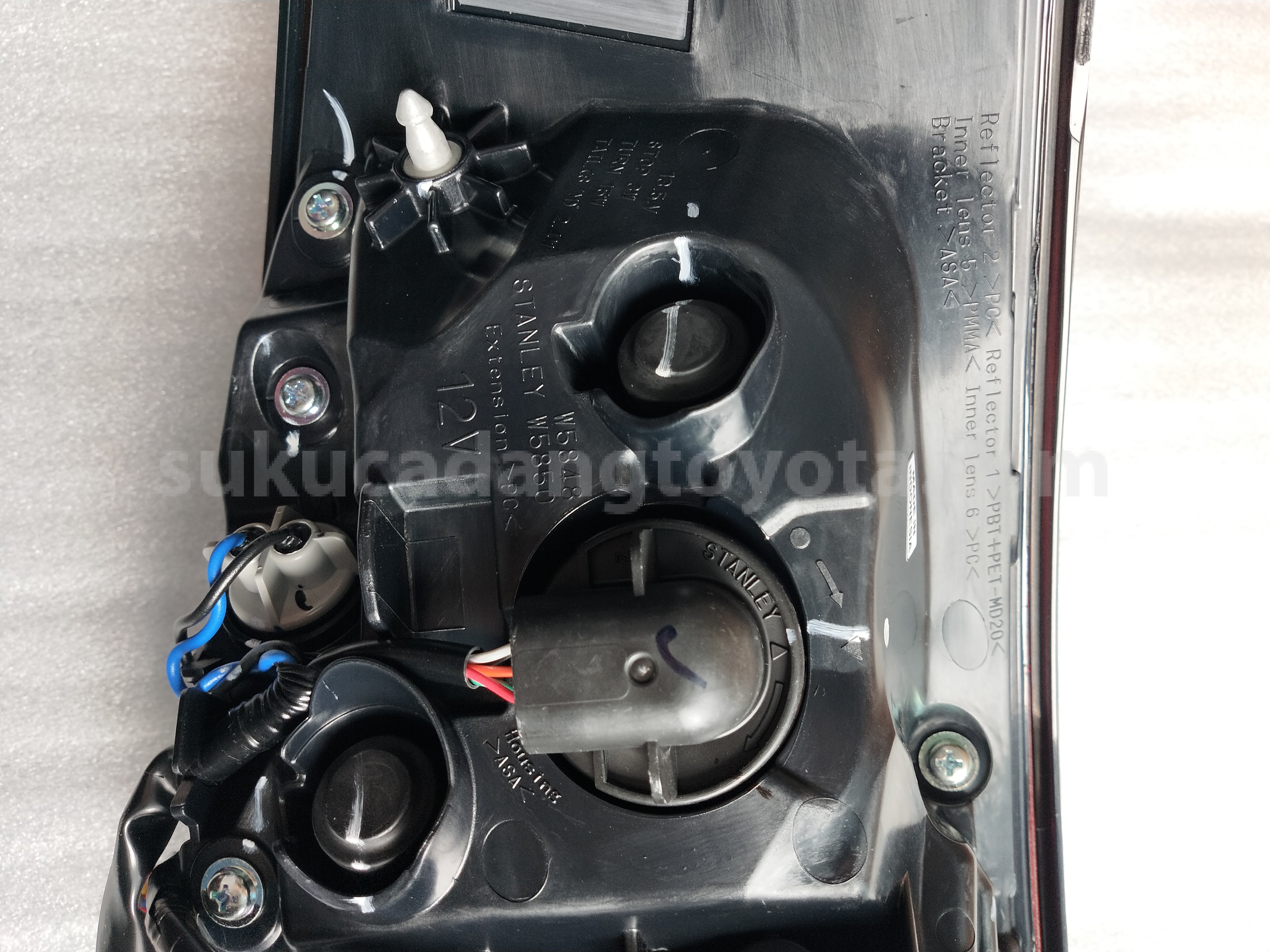 815500K540 LAMP A/S RR COMBI RH - TOYOTA