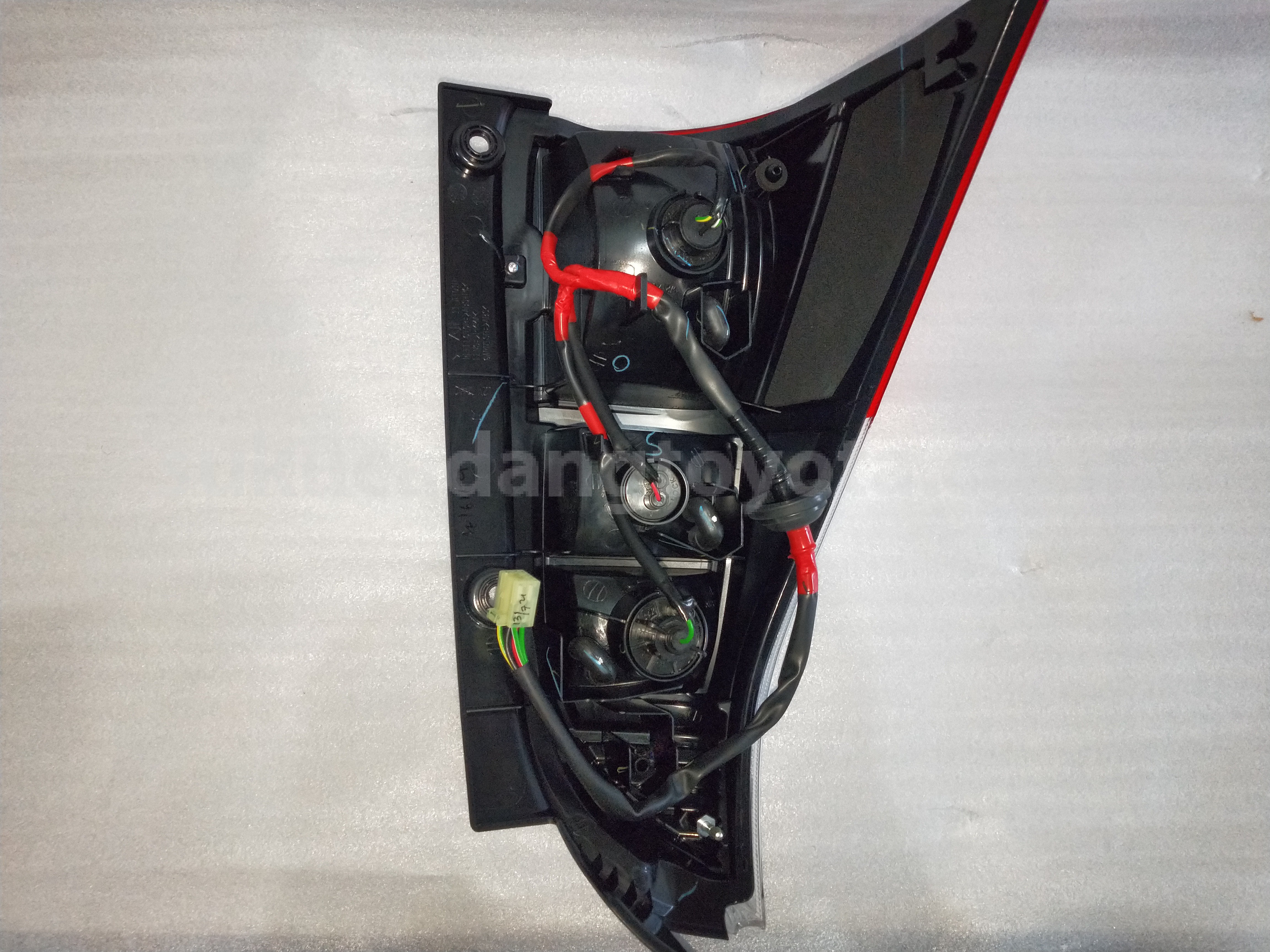 81550BZ350 LAMP A/S RR COMBI RH - TOYOTA