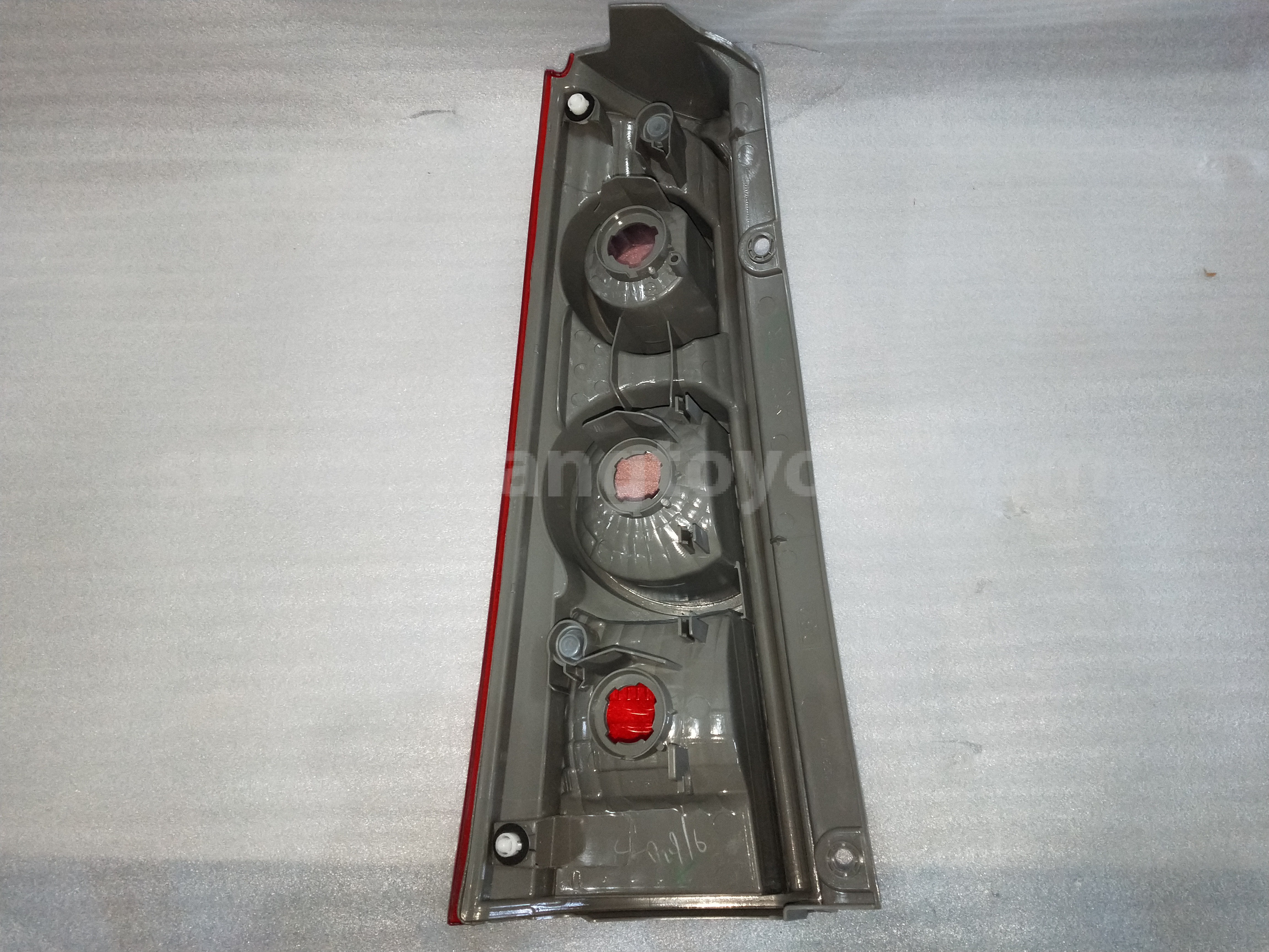 81551BZ060 LENSBODY,RR COMB,RH - TOYOTA
