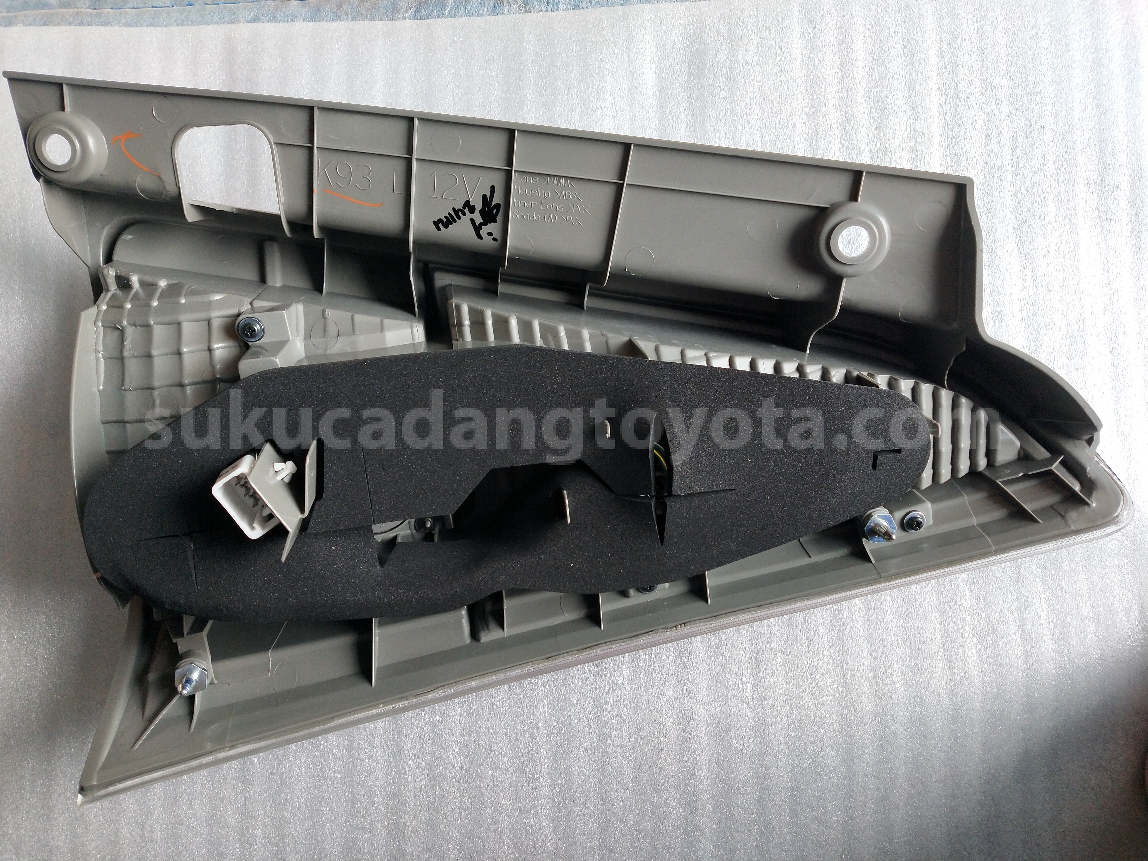 815600K120 LAMP A/S RR COMBI LH - TOYOTA