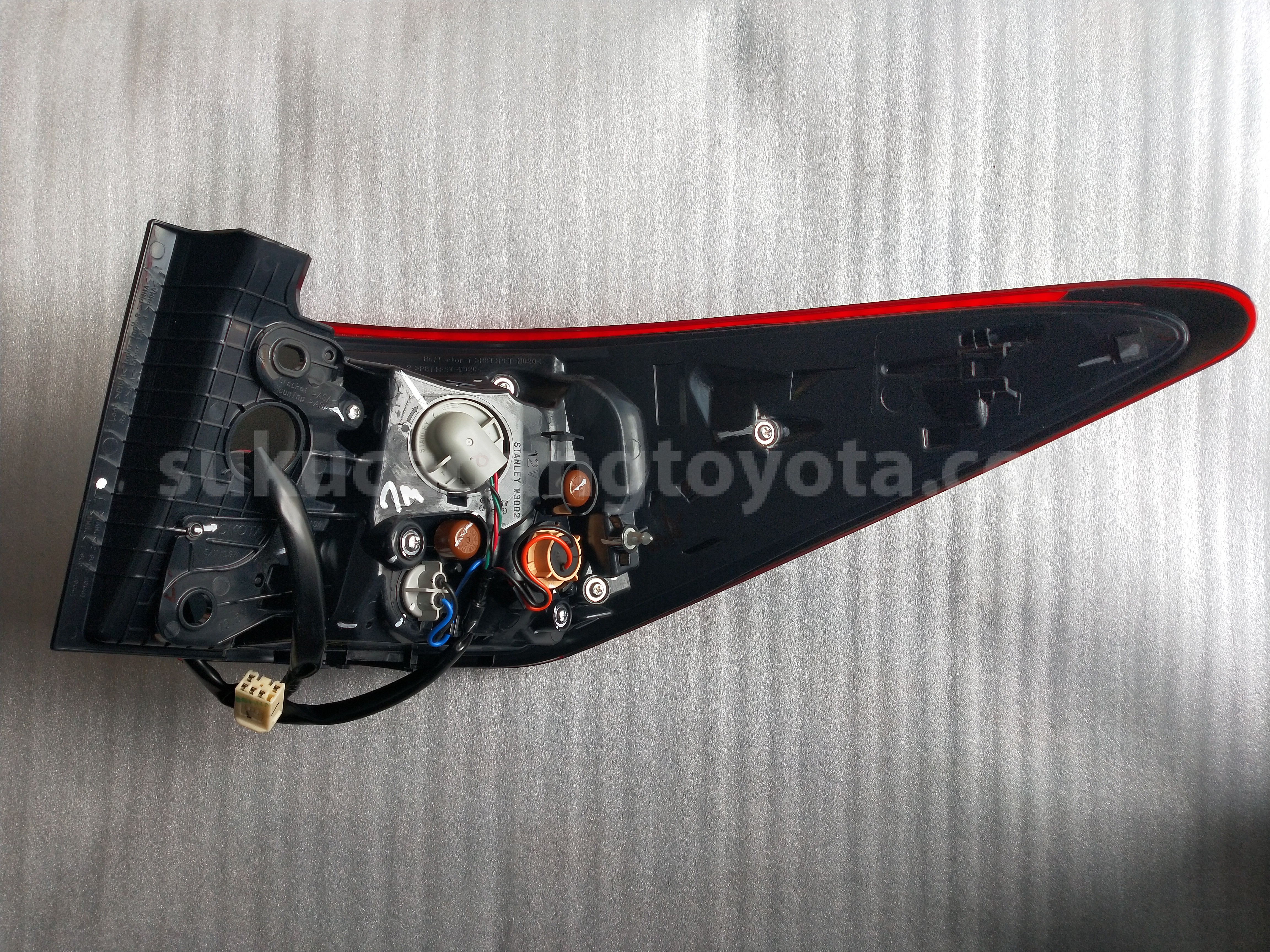 815600K382 LAMP A/S RR COMBI LH - TOYOTA