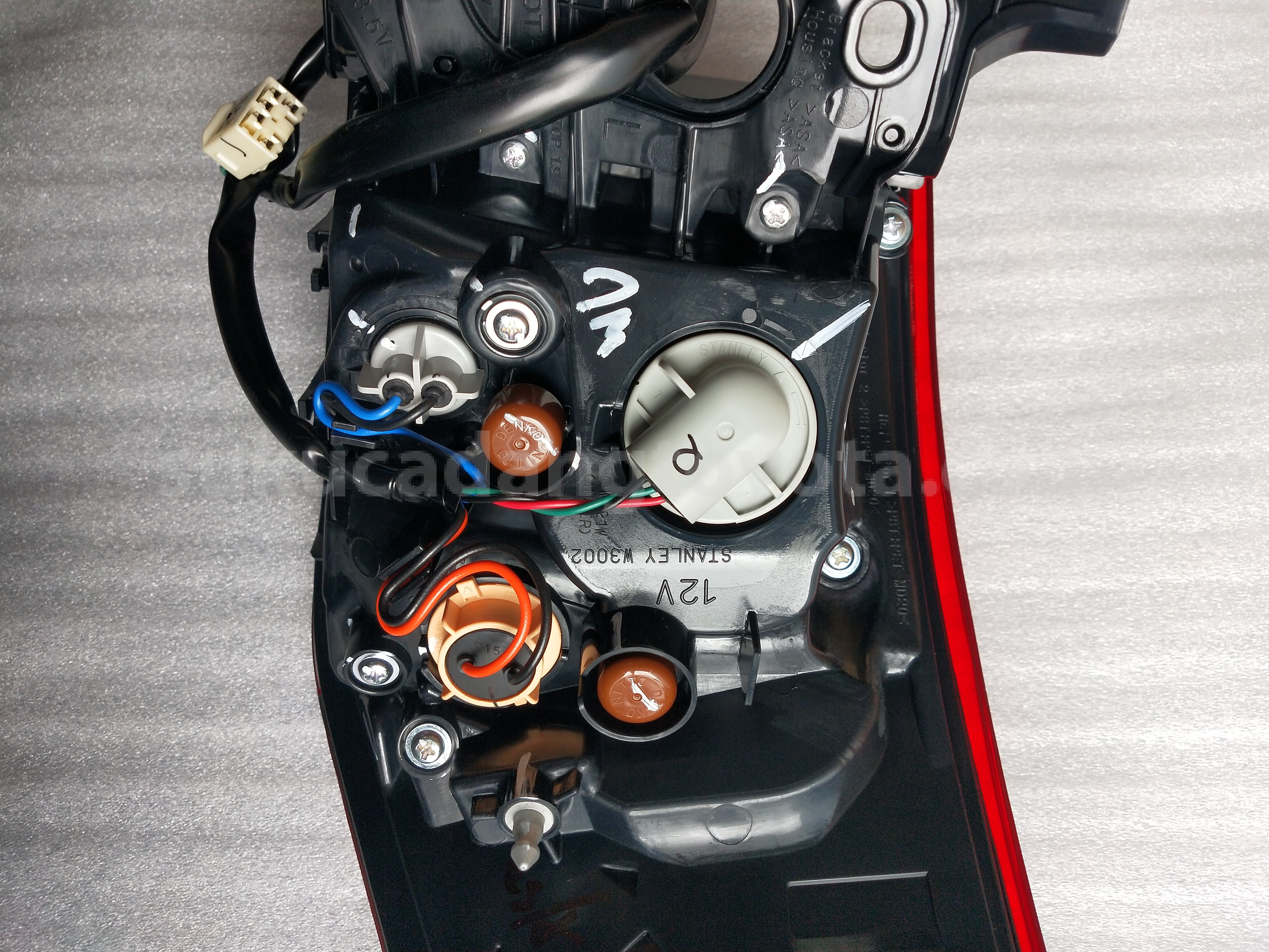 815600K382 LAMP A/S RR COMBI LH - TOYOTA