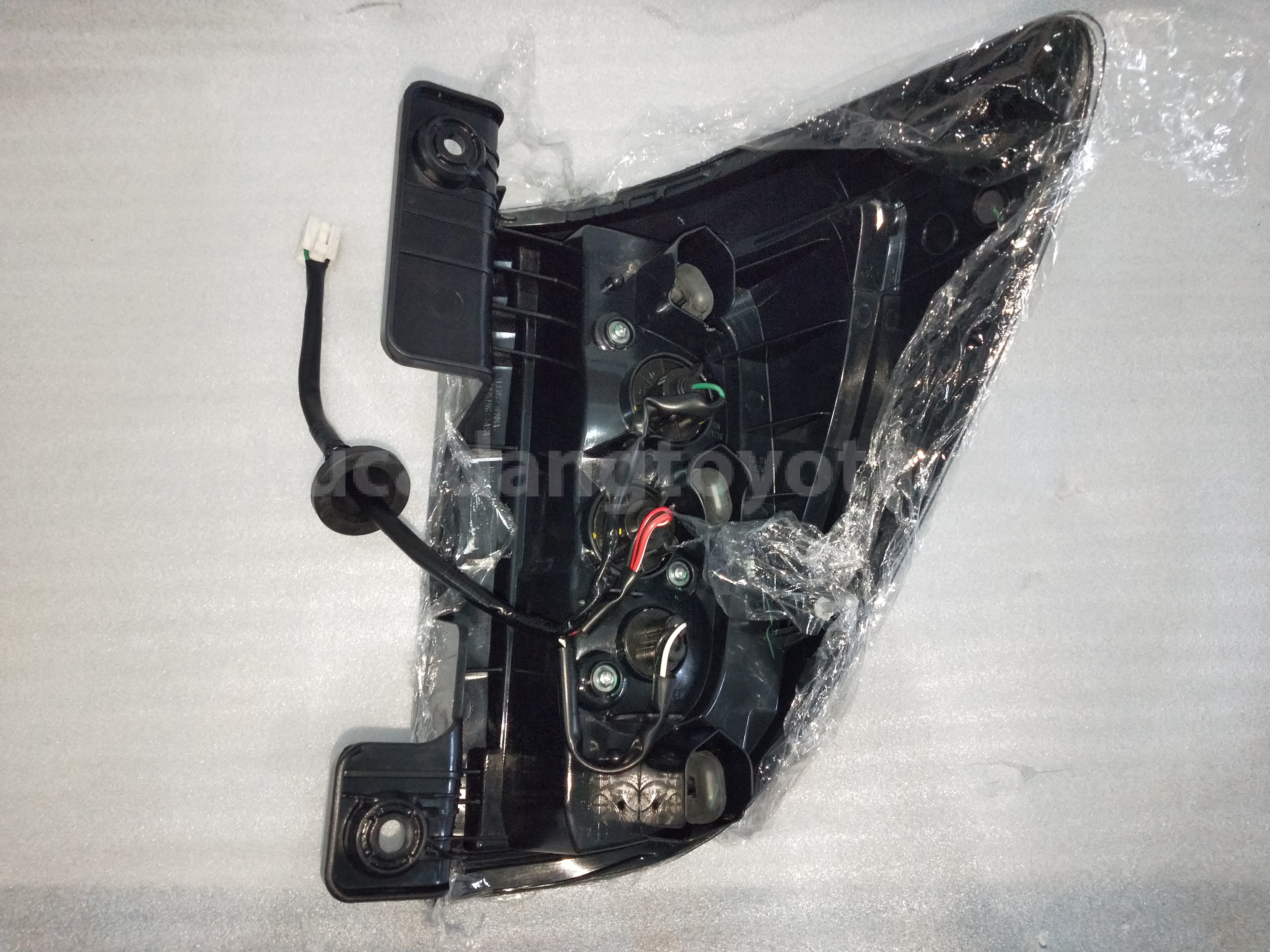 81560BZ400 LAMP A/S RR COMBI LH - TOYOTA