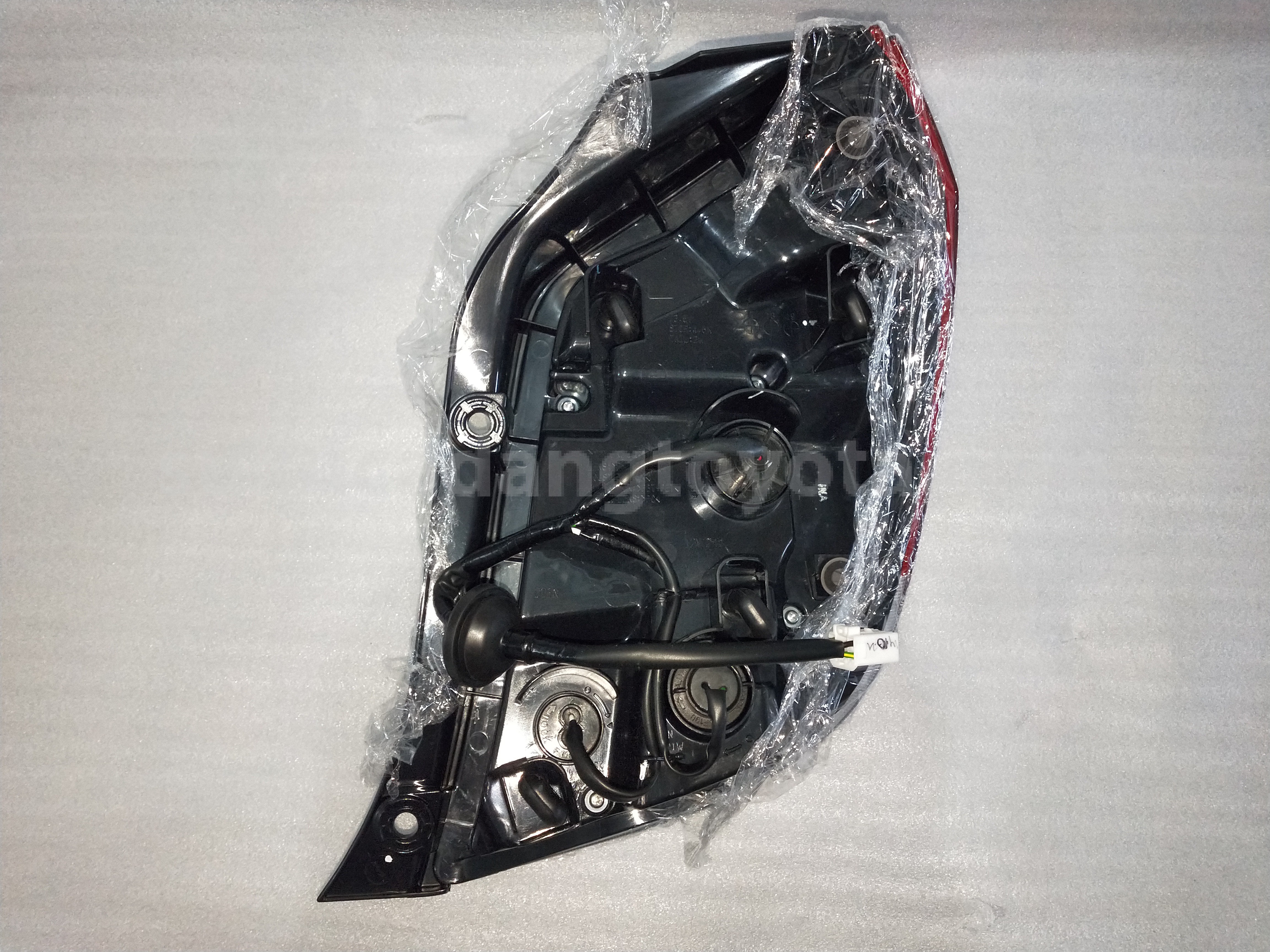 81560BZ461 LAMP A/S RR COMBI LH - TOYOTA