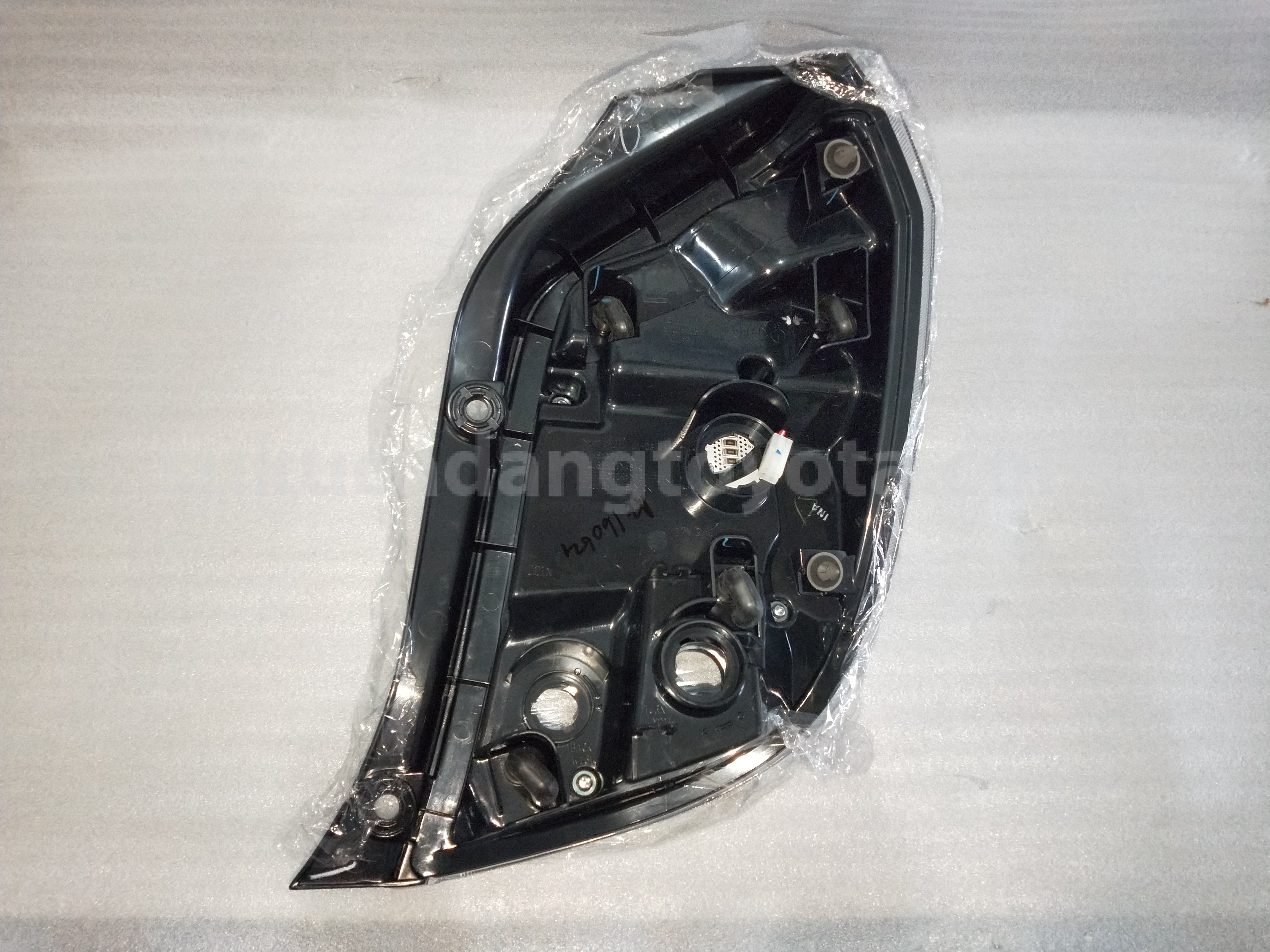 81561BZ390 HOUSING UNIT ASSY,LH - TOYOTA