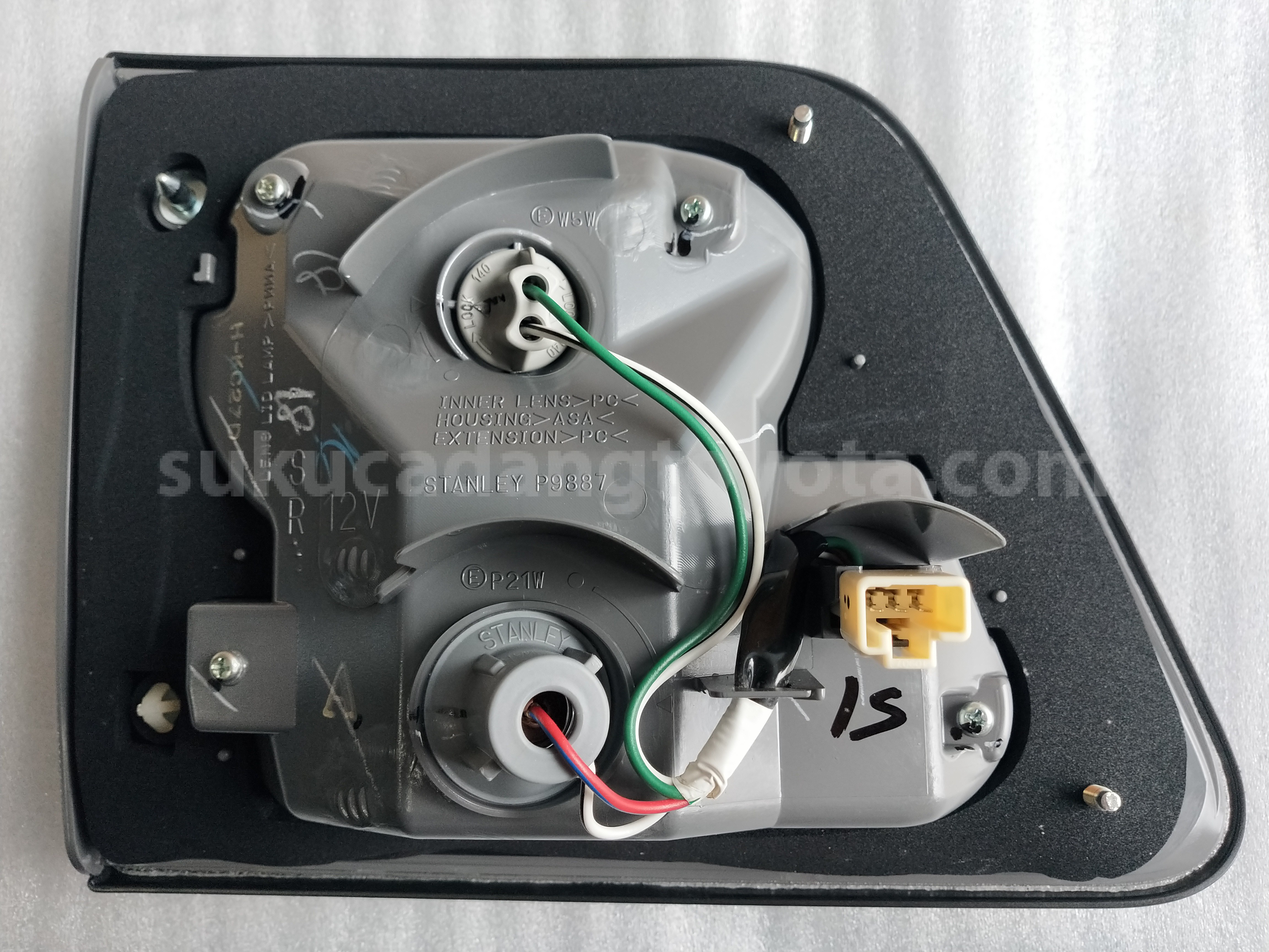 815800K150 LAMP ASSY, RR, RH - TOYOTA
