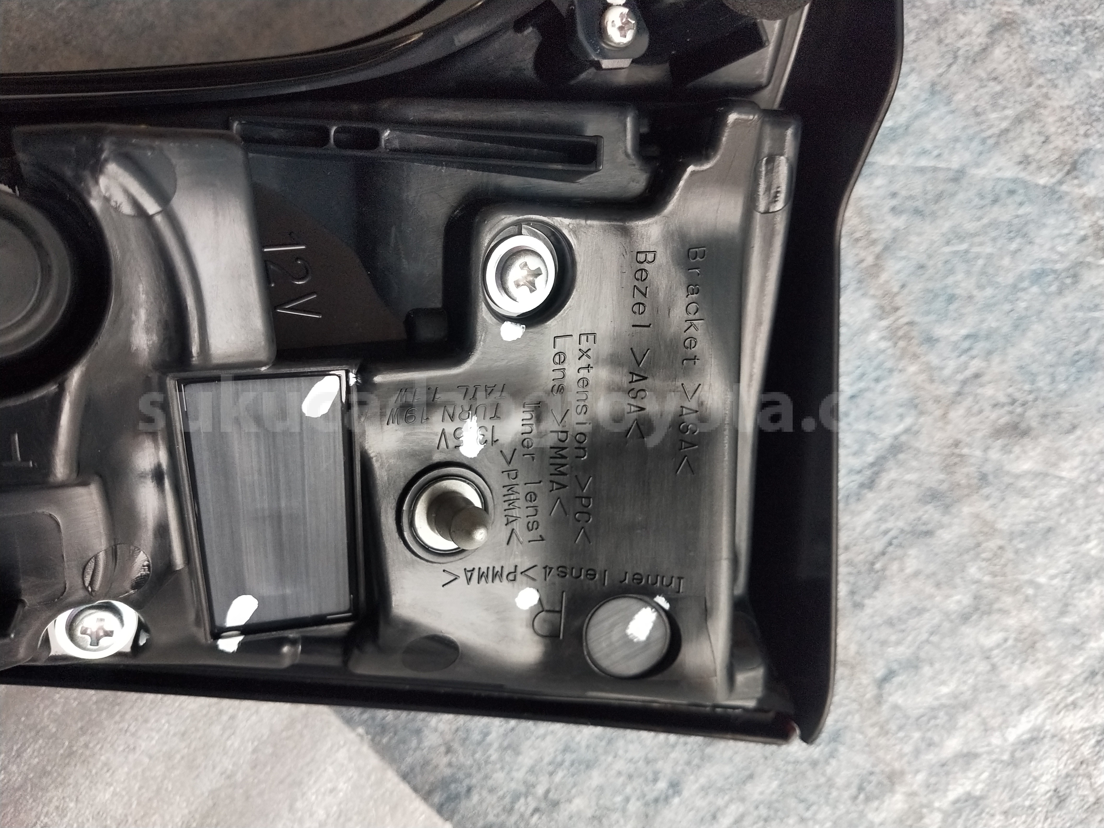 815800K200 LAMP ASSY, RR, RH - TOYOTA