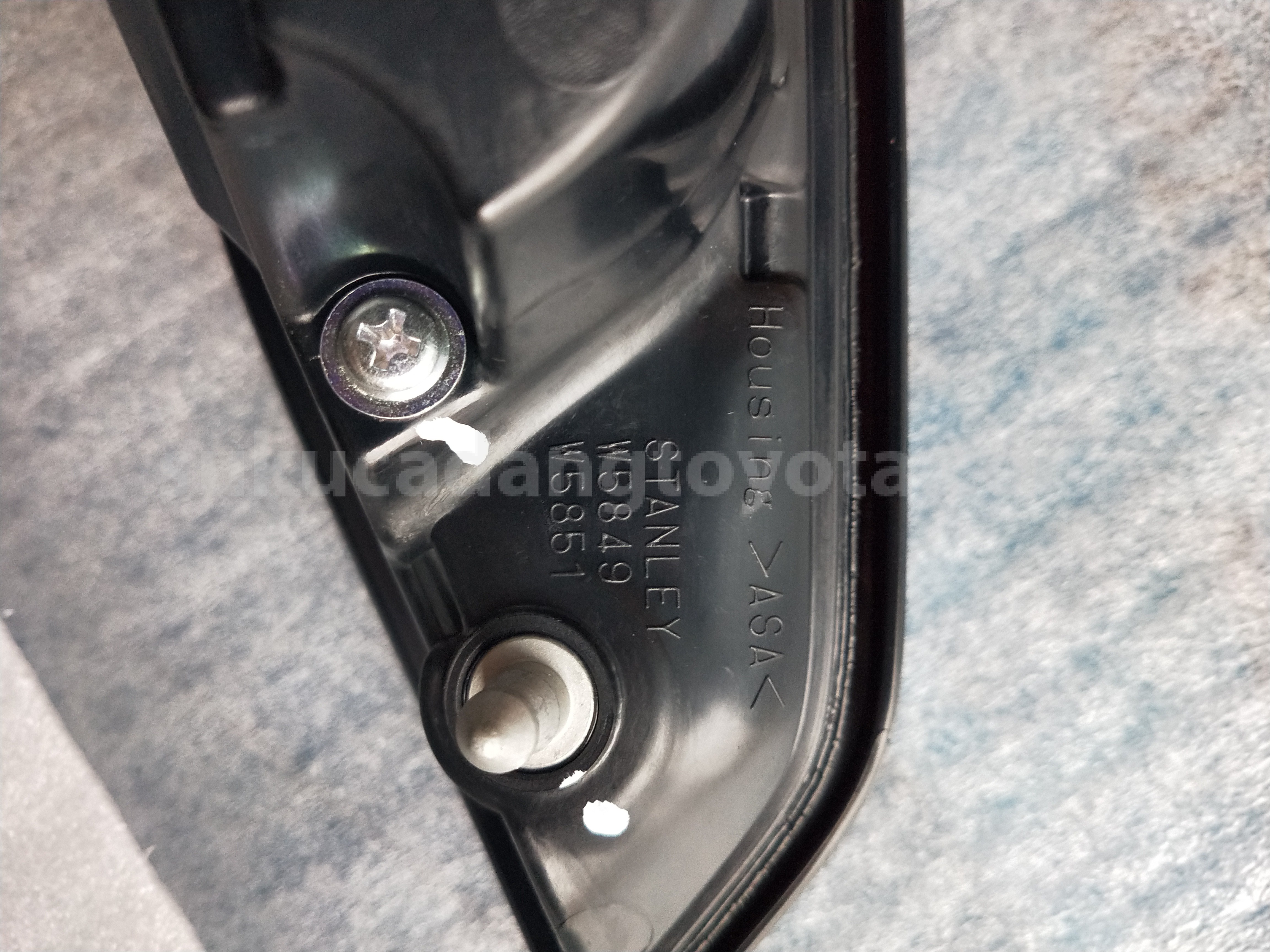 815800K200 LAMP ASSY, RR, RH - TOYOTA