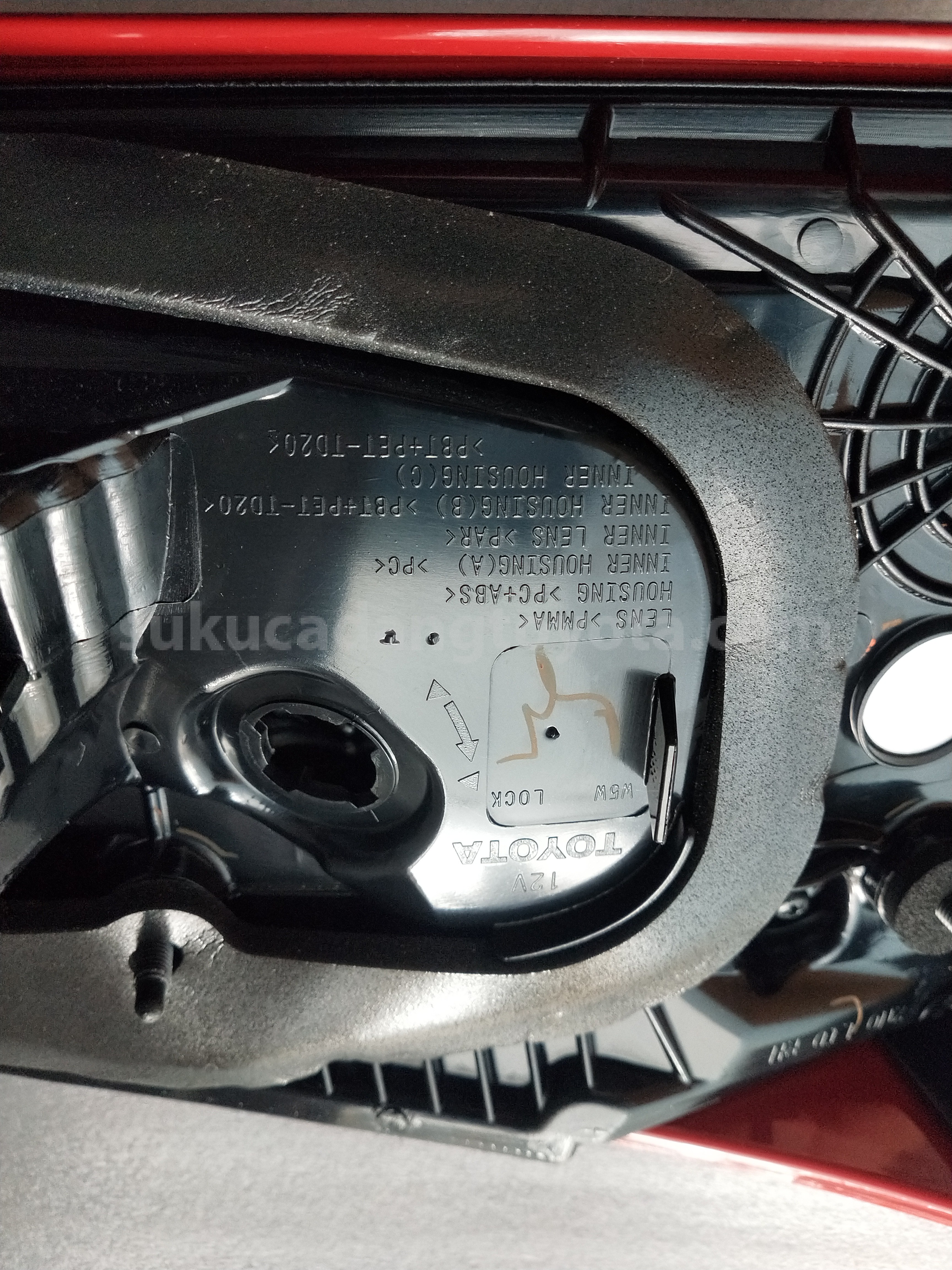 815810K050 LENS&BODY RR LAMP RH - TOYOTA
