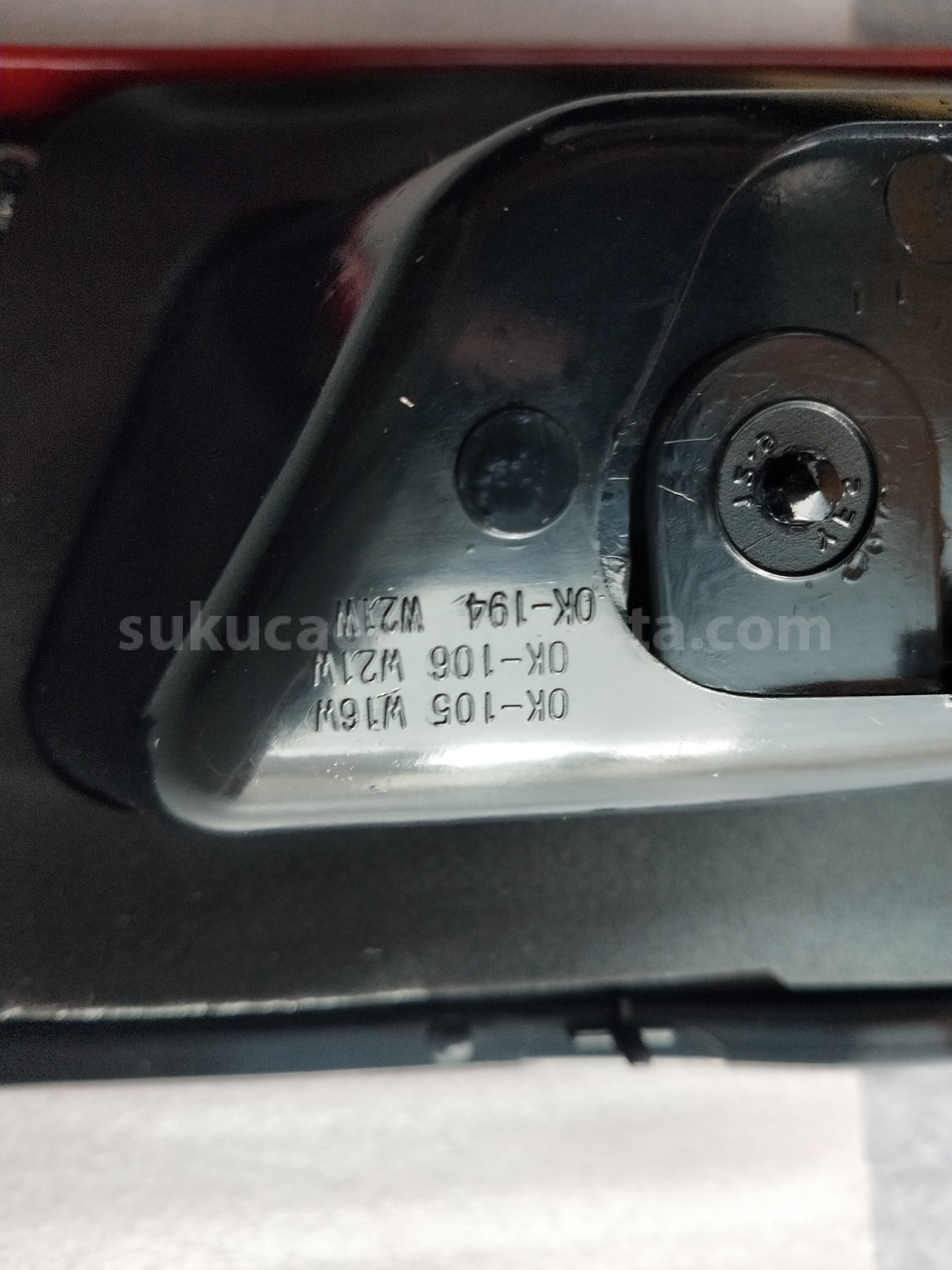 815810K050 LENS&BODY RR LAMP RH - TOYOTA