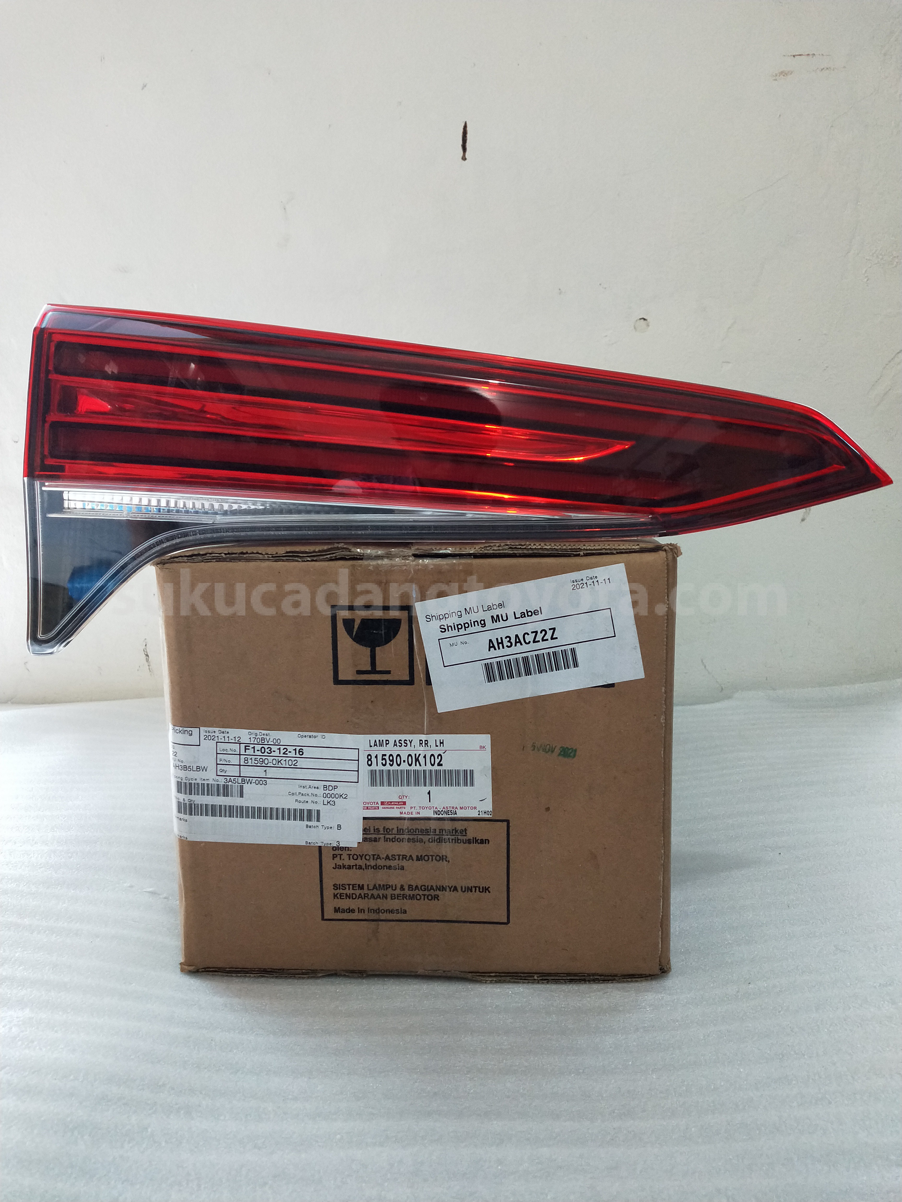 815900K102 LAMP ASSY, RR, LH - TOYOTA