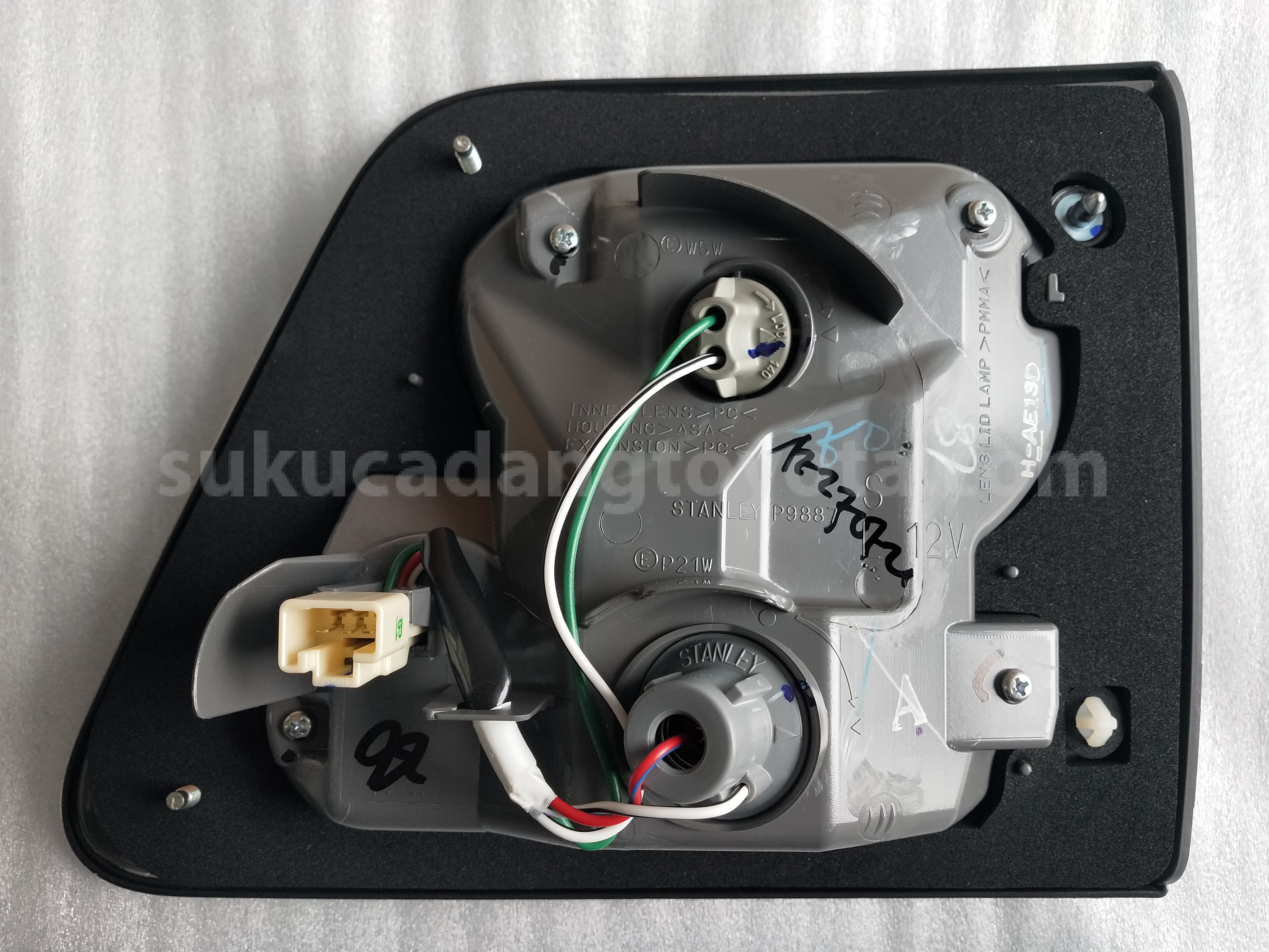 815900K120 LAMP ASSY, RR, LH - TOYOTA