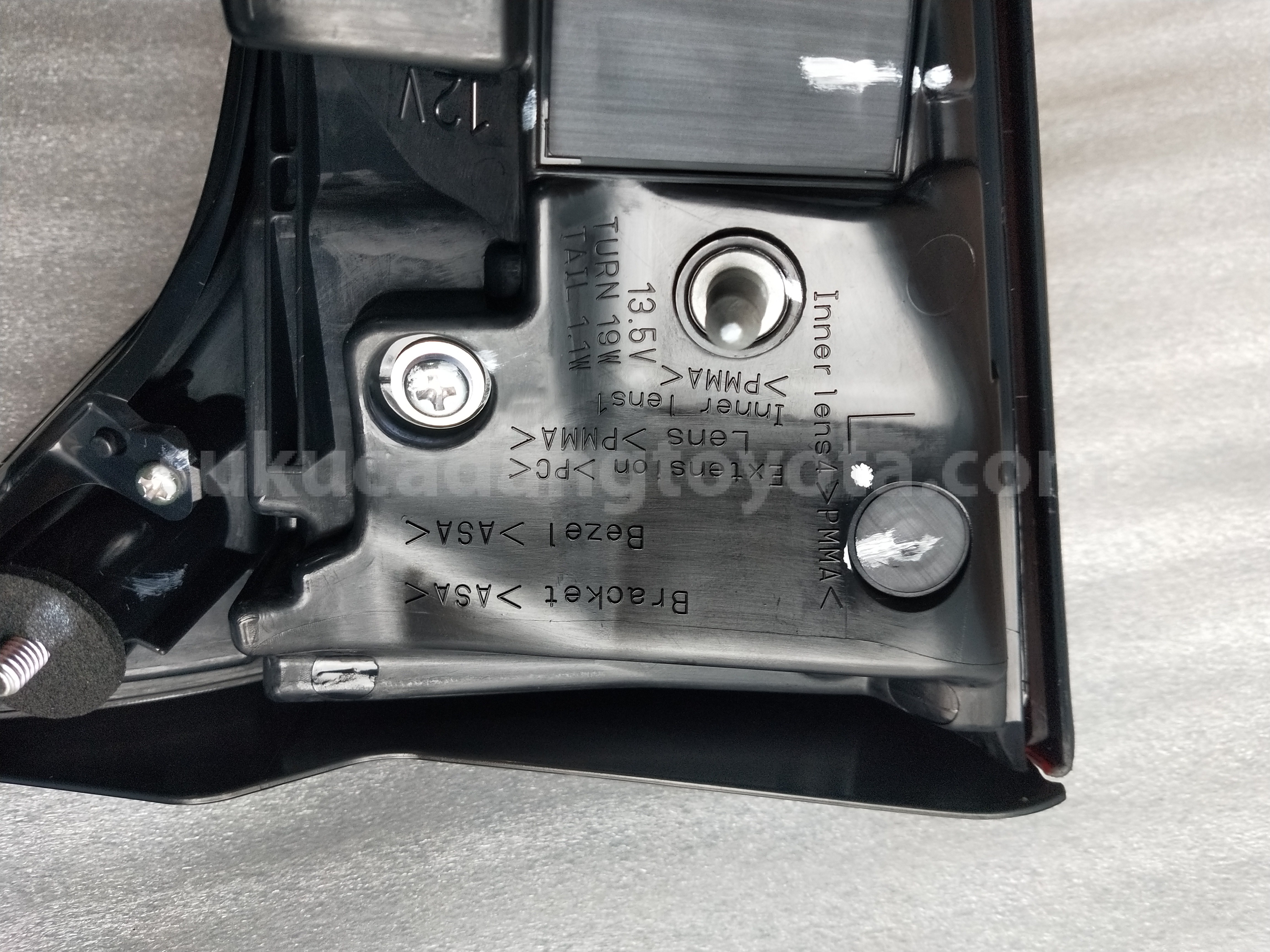 815900K200 LAMP ASSY, RR, LH - TOYOTA