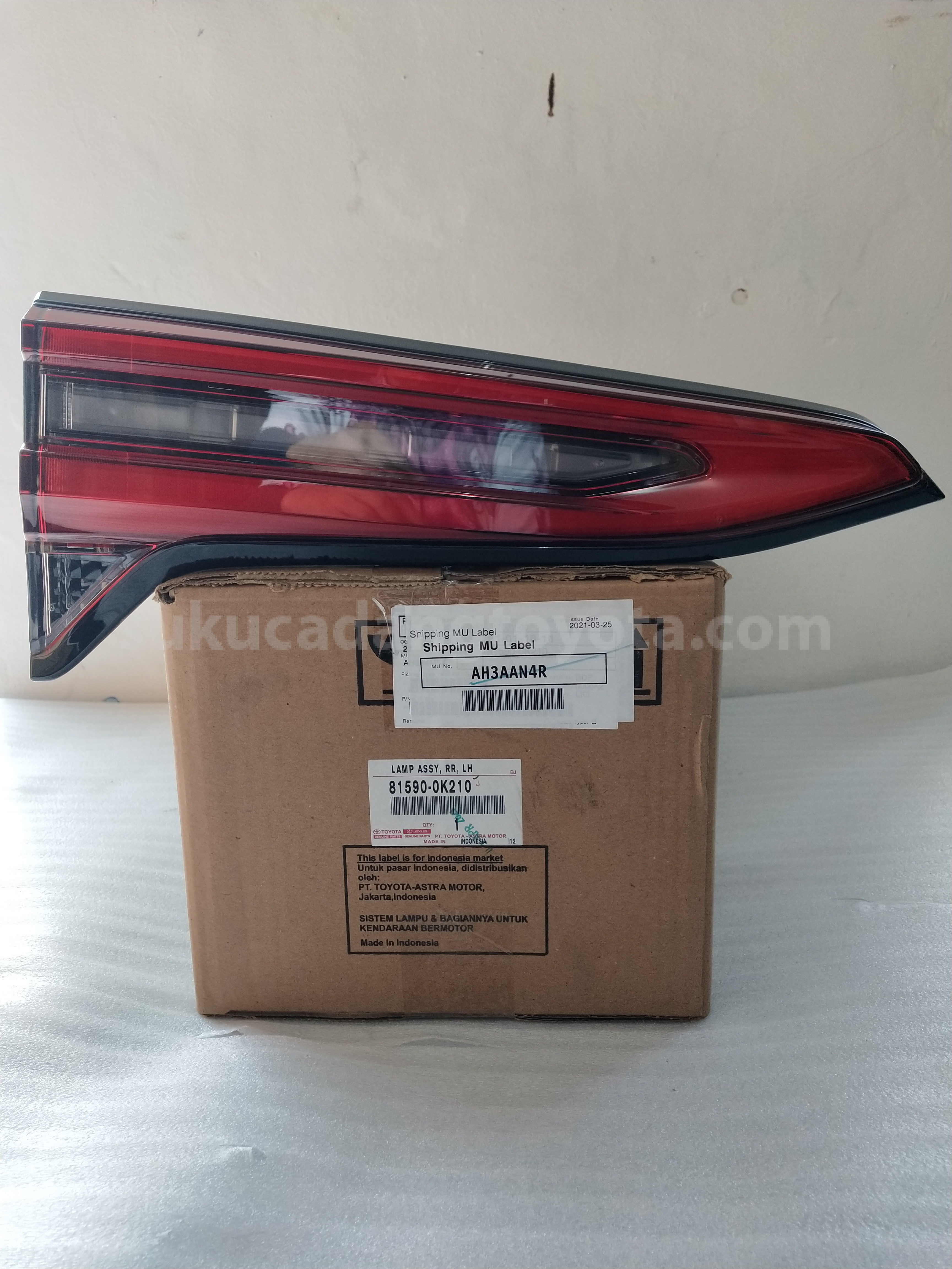 815900K210 LAMP ASSY, RR, LH - TOYOTA