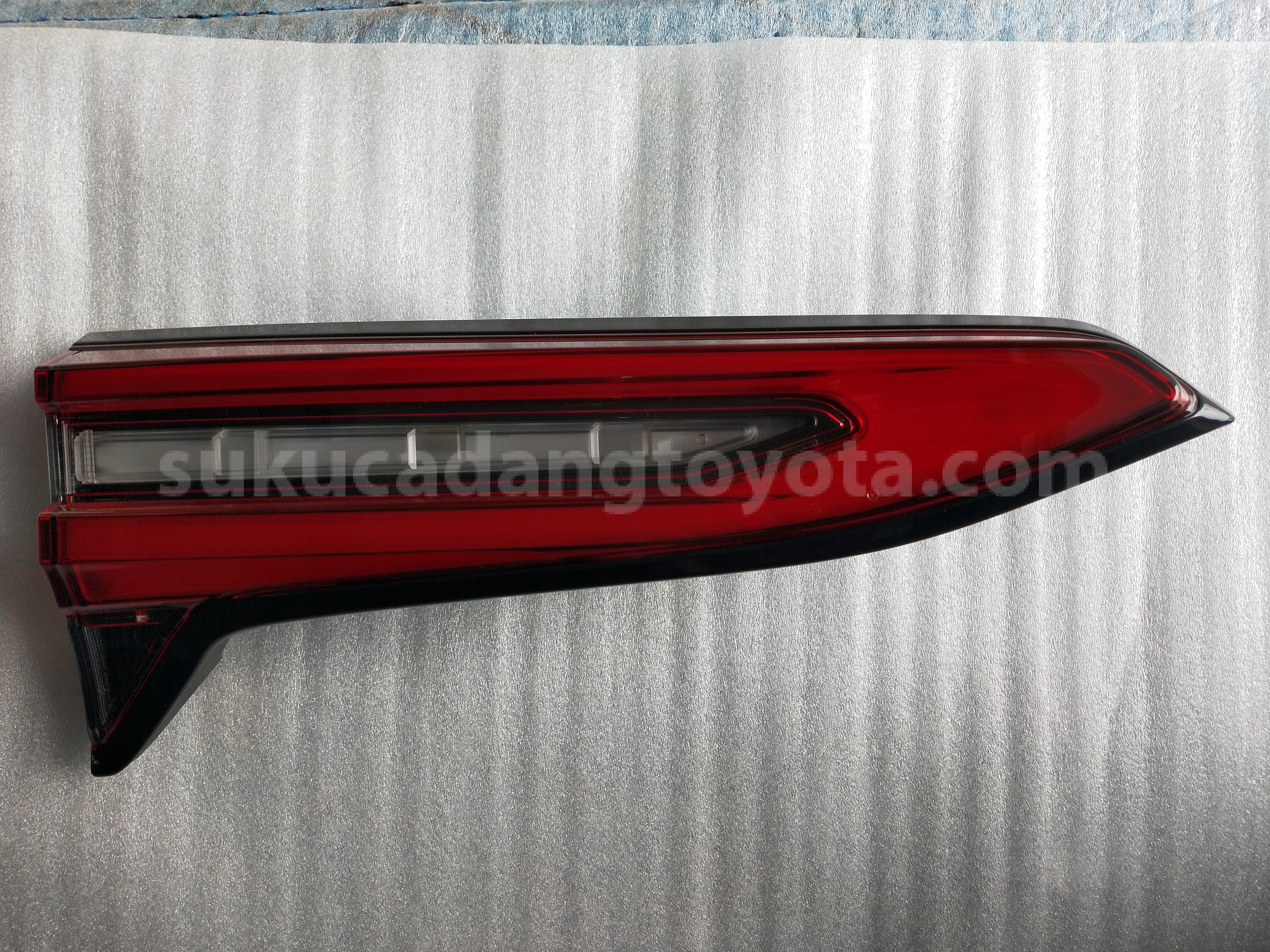 815900K210 LAMP ASSY, RR, LH - TOYOTA