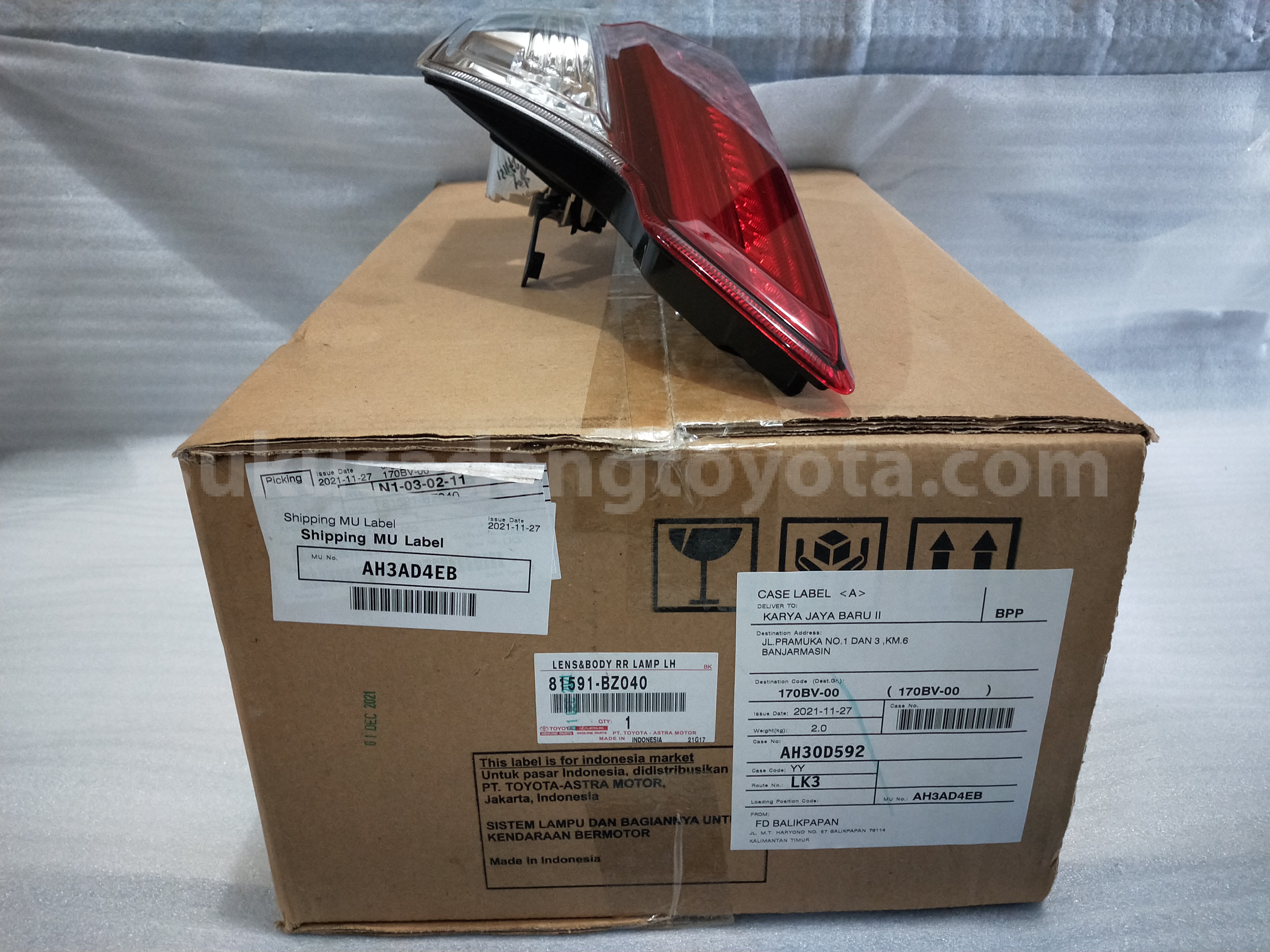 81591BZ040 LENS&BODY RR LAMP LH - TOYOTA