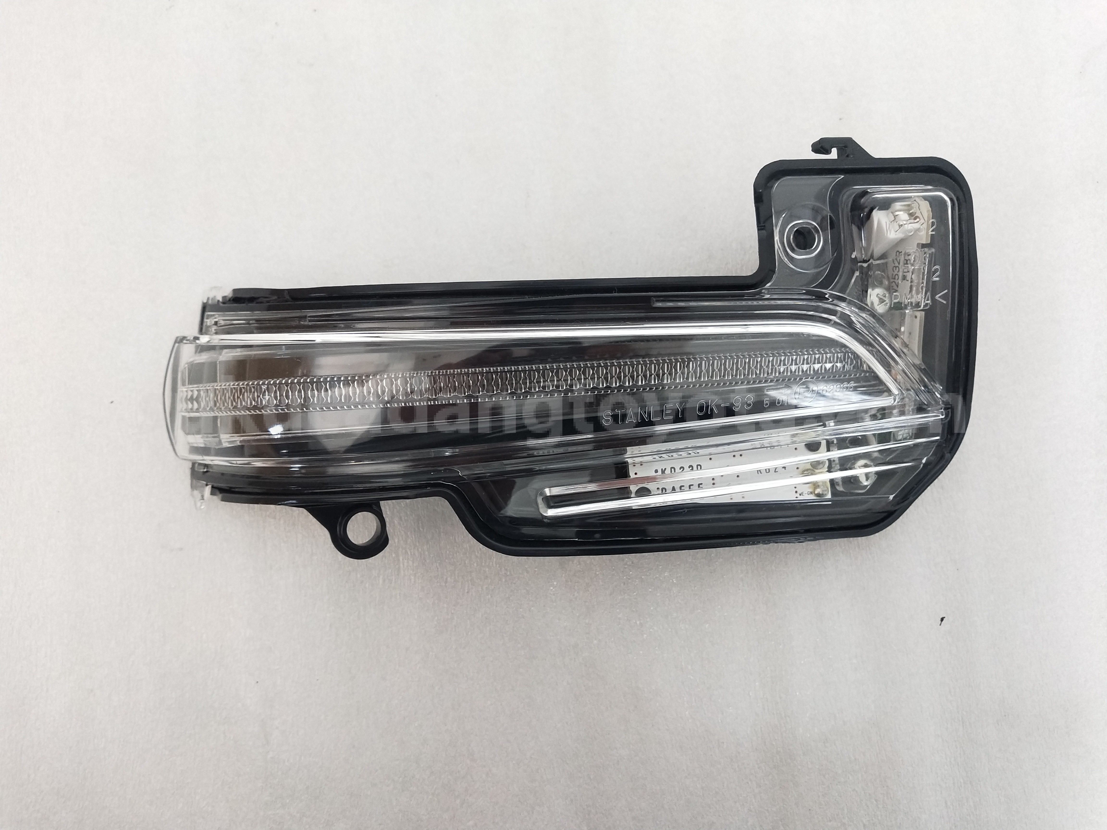 817300K090 LAMP AS TURN SIGN RH - TOYOTA