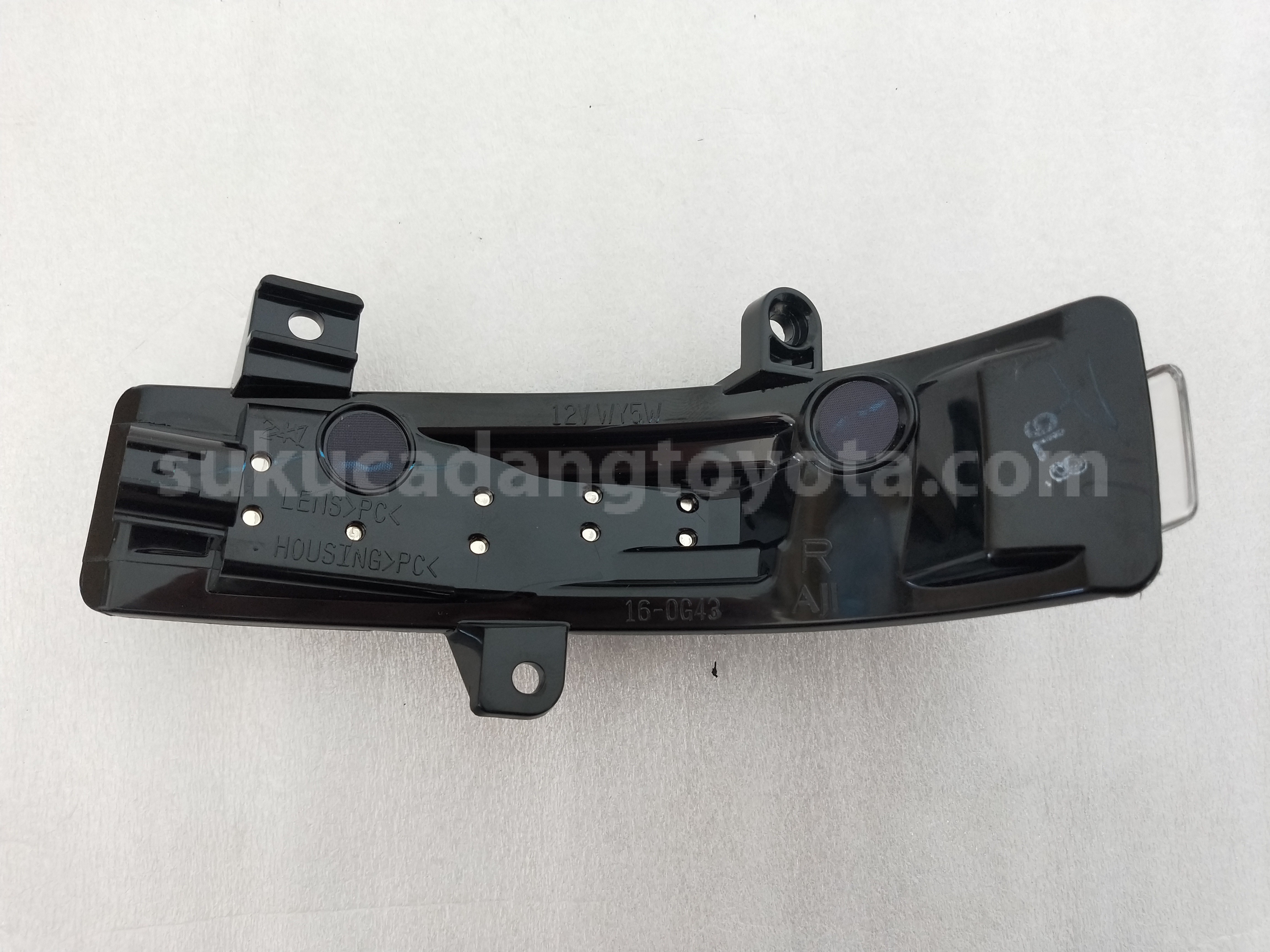 81730BZ200 LAMP AS TURN SIGN RH - TOYOTA