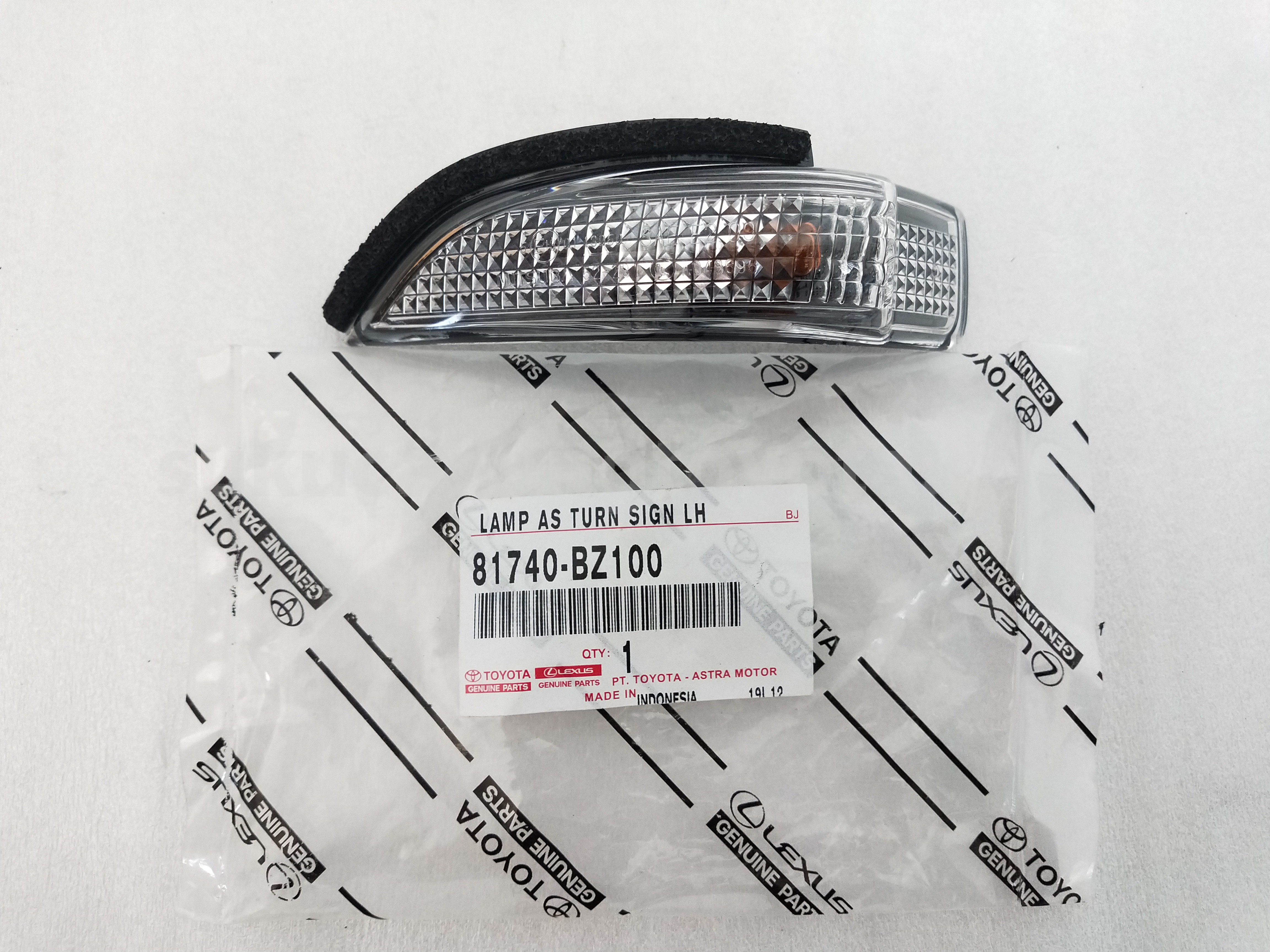 81740BZ100 LAMP AS TURN SIGN LH - TOYOTA