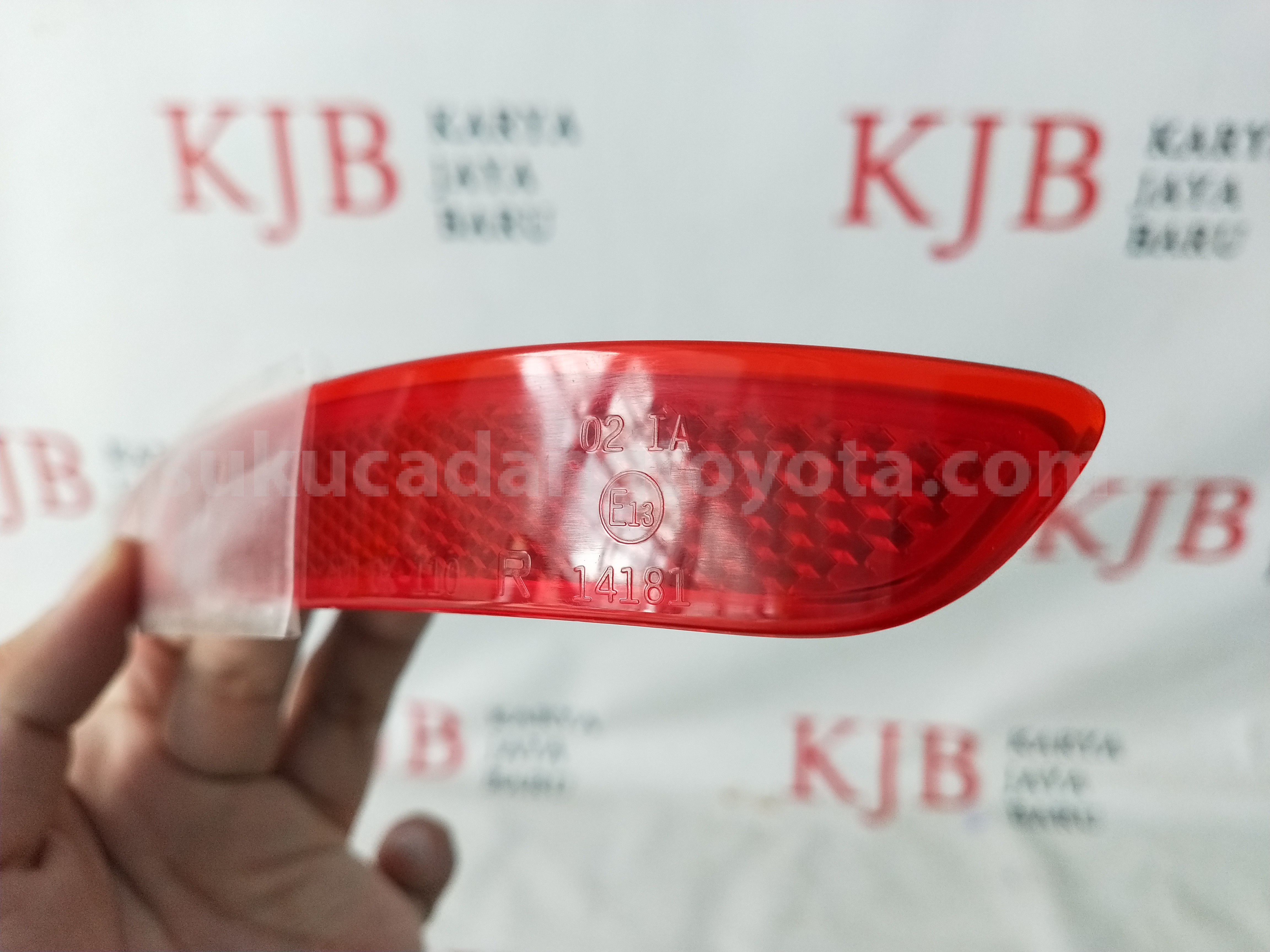 819100K080 REFLECTOR ASSY, RH - TOYOTA