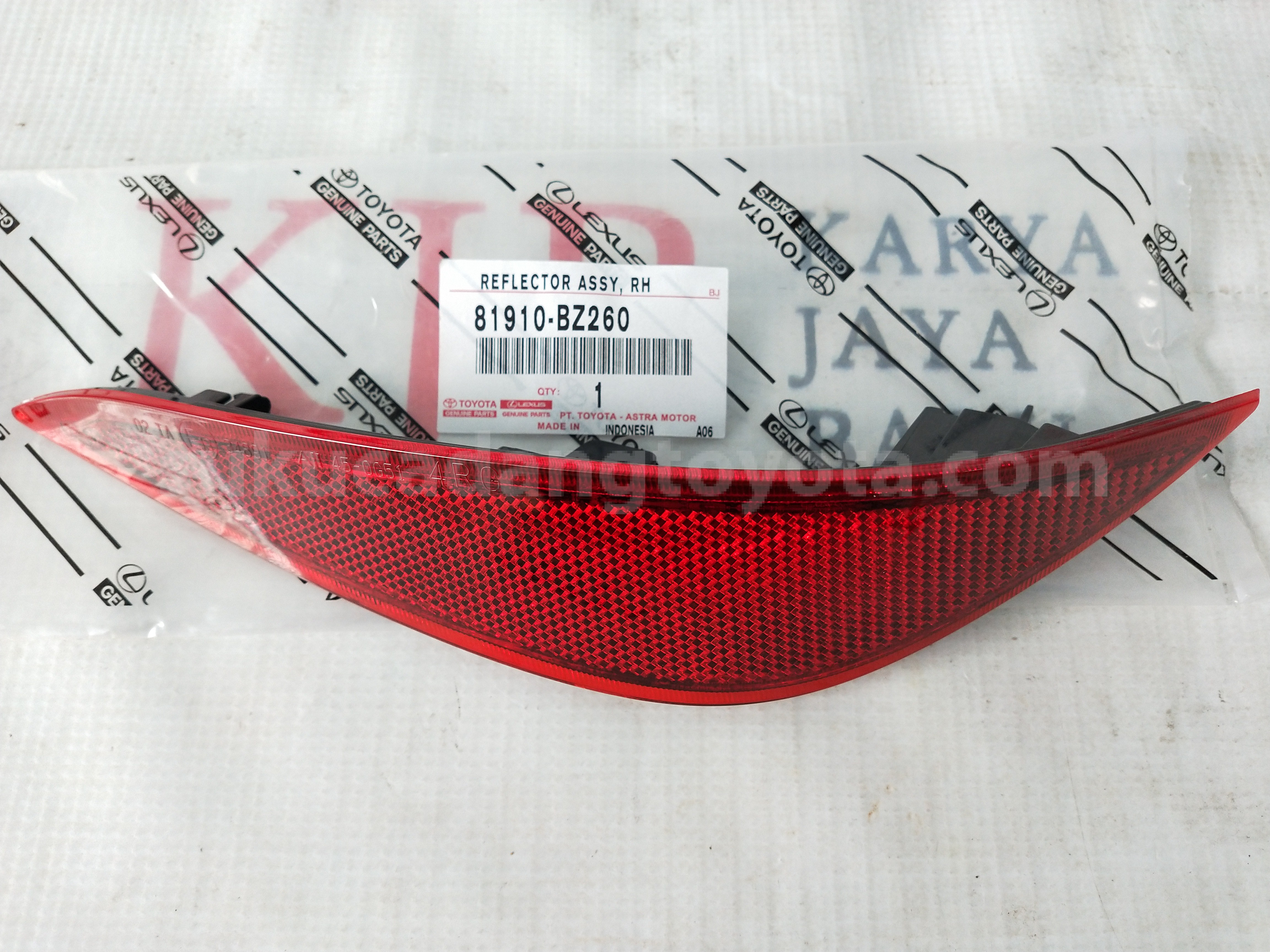 81910BZ260 REFLECTOR ASSY, RH - TOYOTA