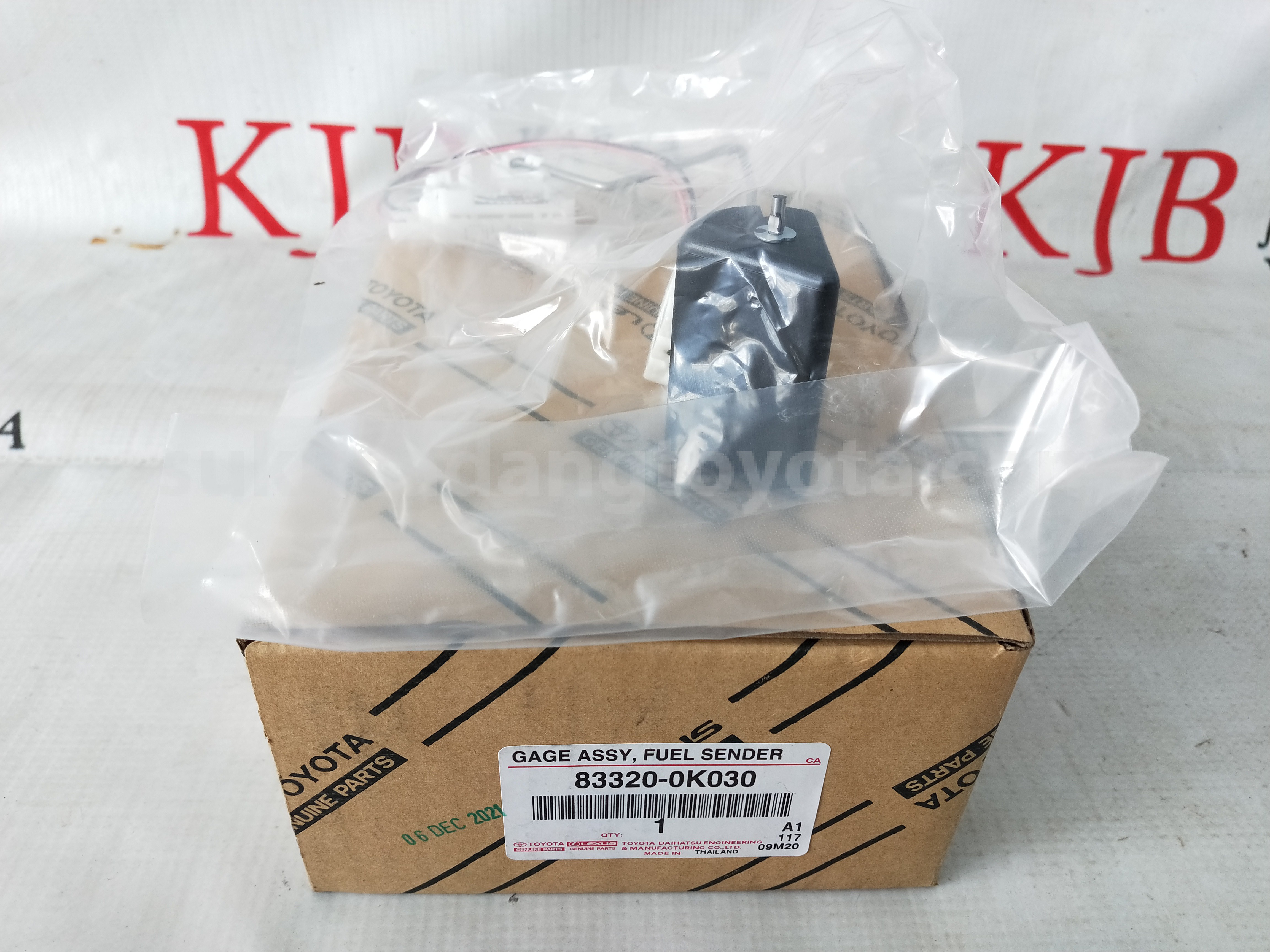 833200K030 GAGE ASSY, FUEL SEND - TOYOTA
