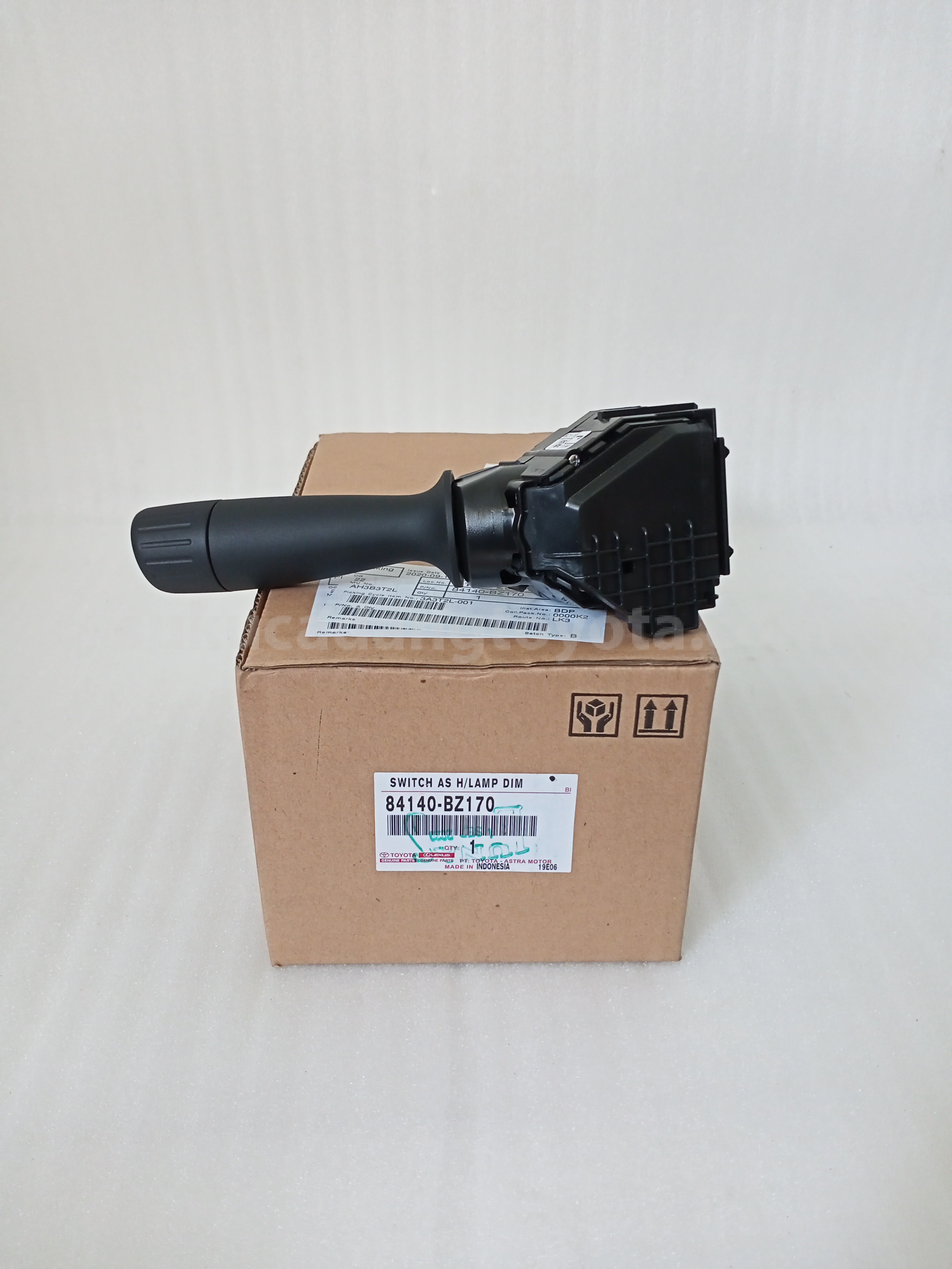 84140BZ170 SWITCH AS H/LAMP DIM - TOYOTA