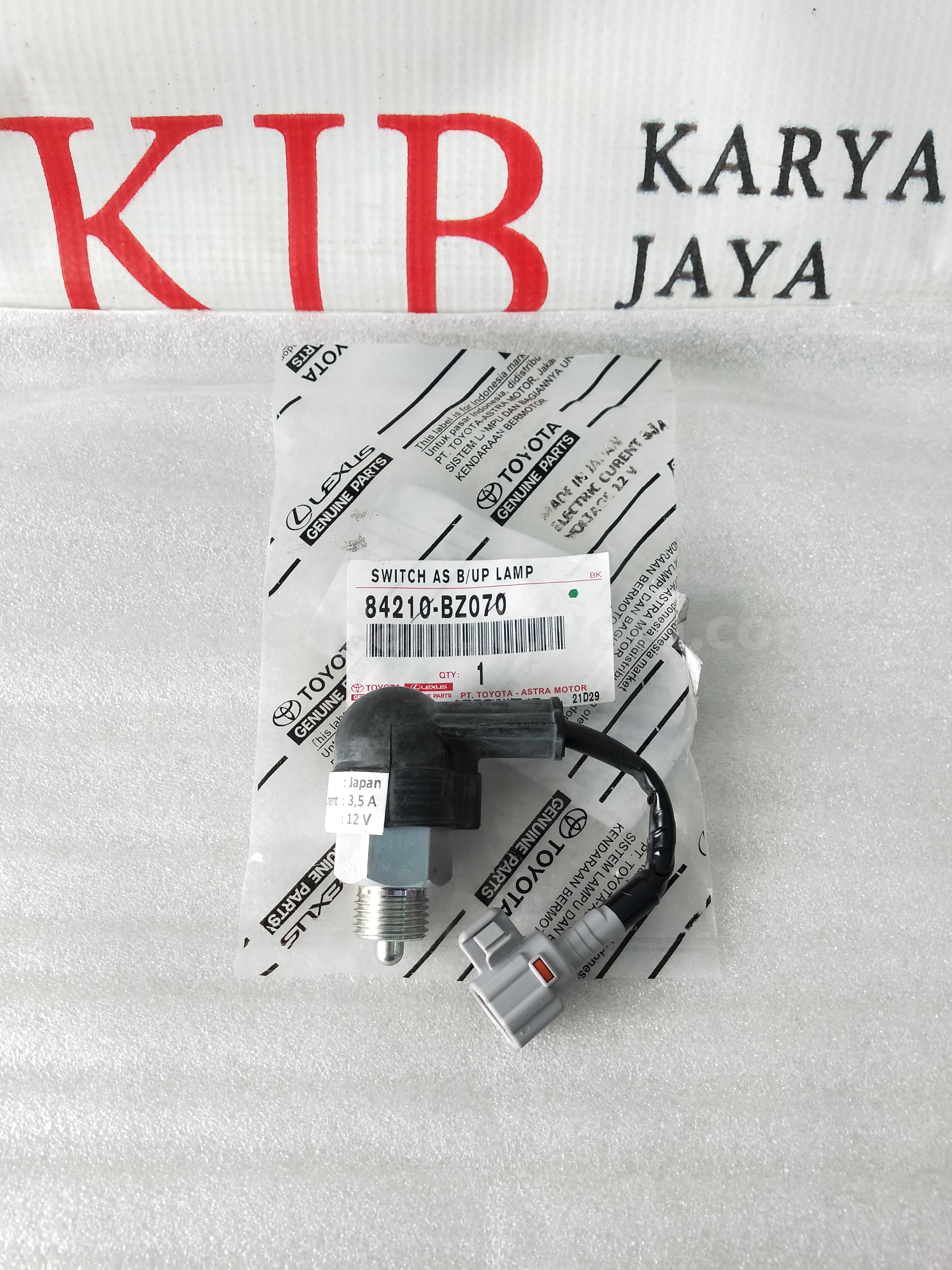 84210BZ070 SWITCH AS B/UP LAMP - TOYOTA