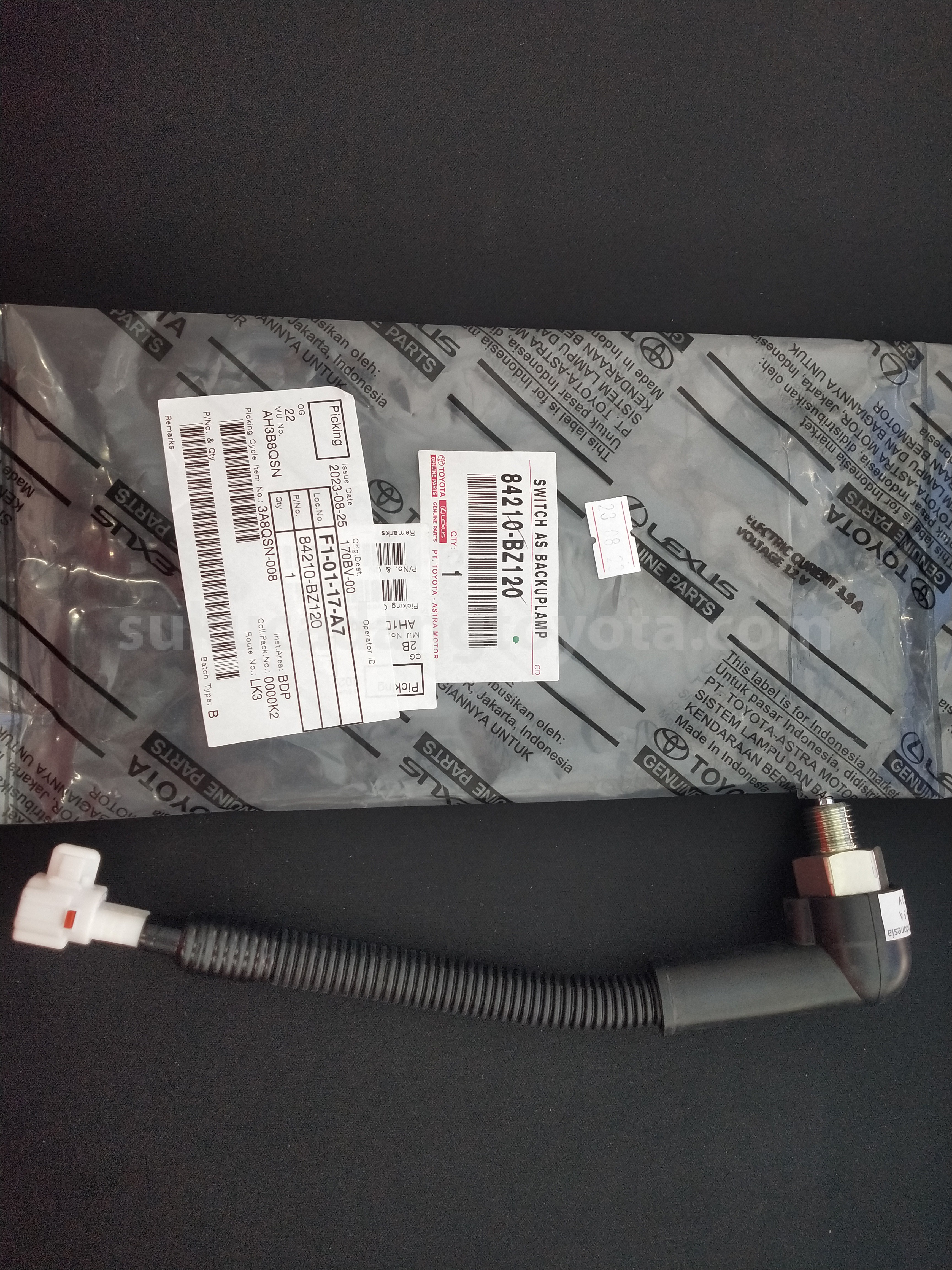 84210BZ120 SWITCH AS BACKUPLAMP - TOYOTA