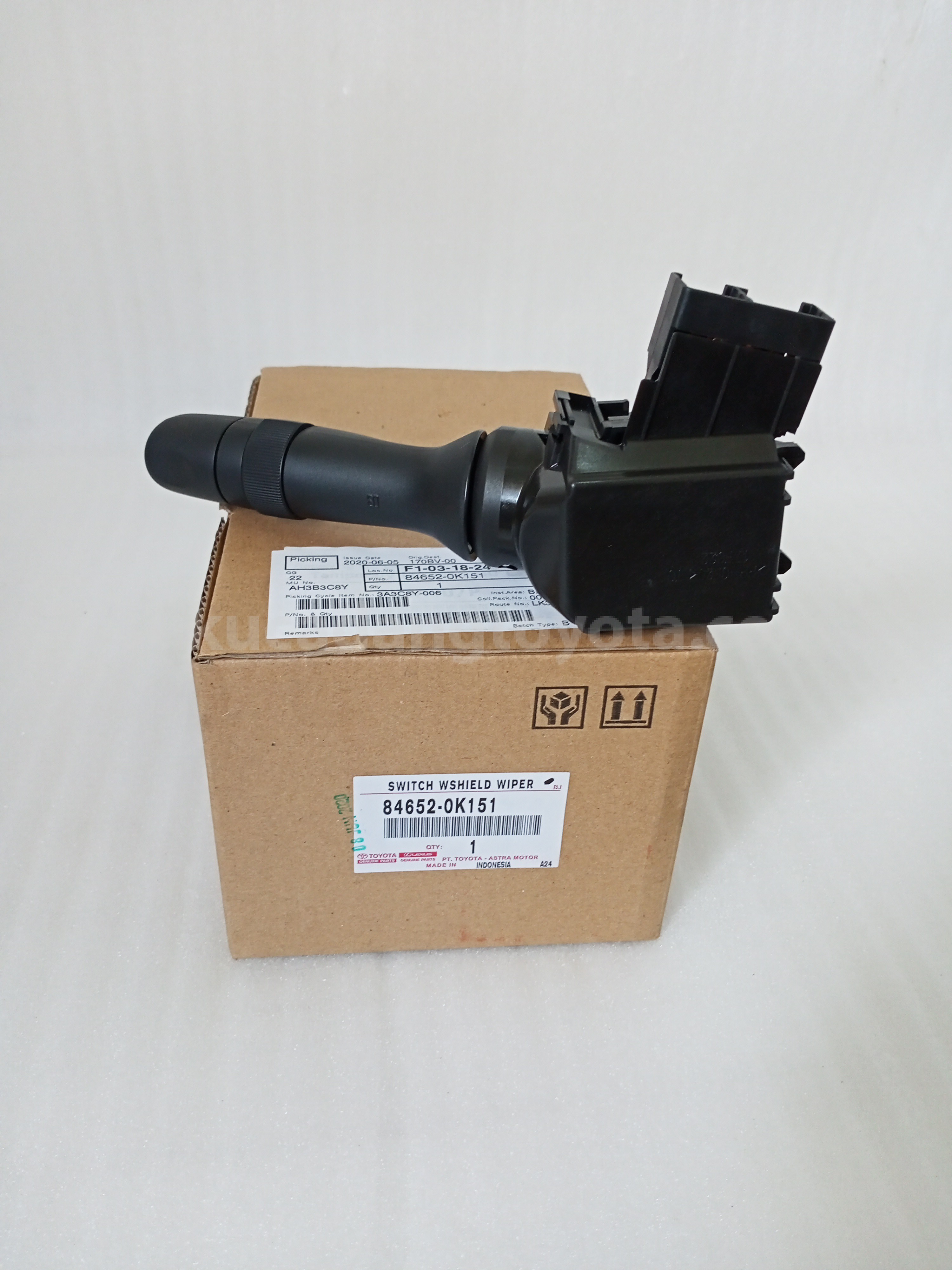 846520K151 SWITCH WSHIELD WIPER - TOYOTA