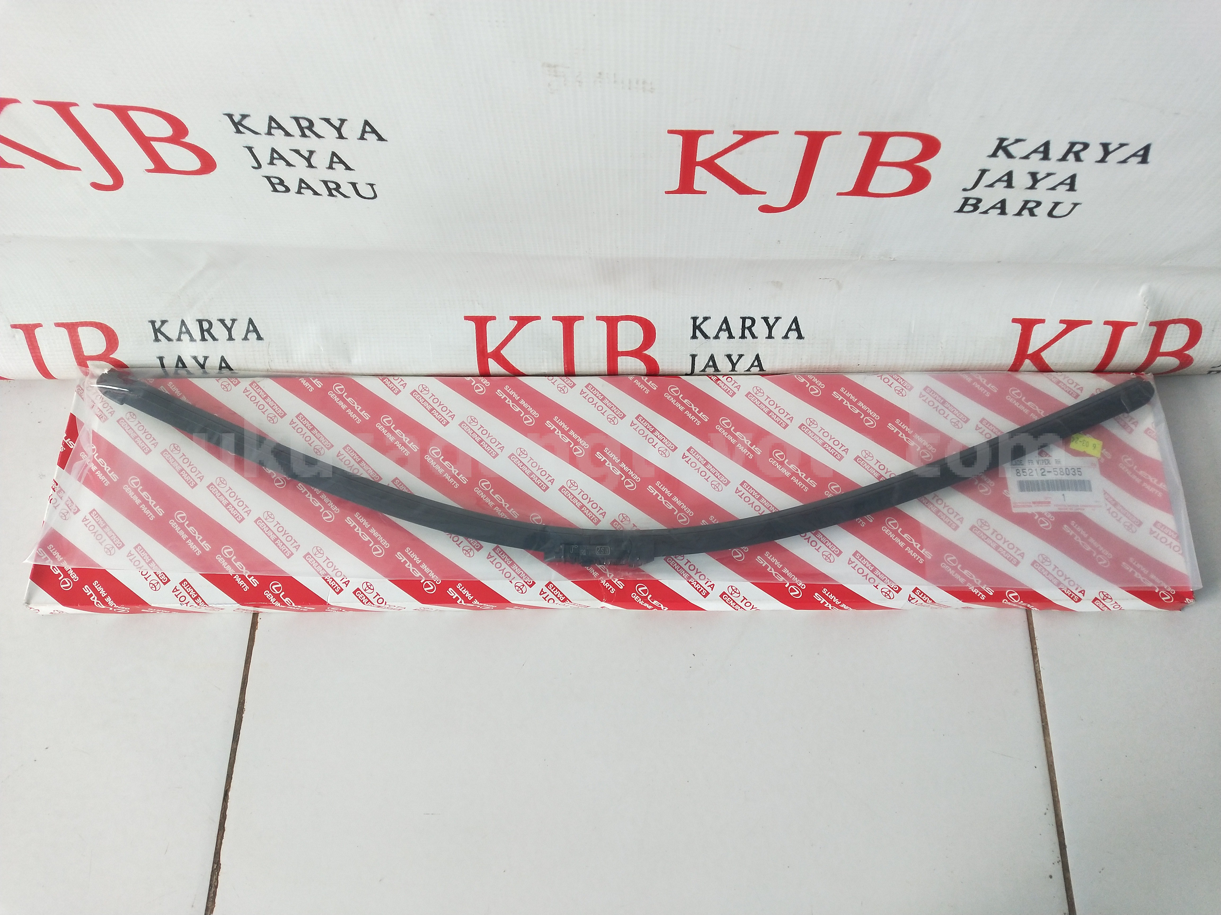 8521258035 BLADE, FR WIPER, RH - TOYOTA