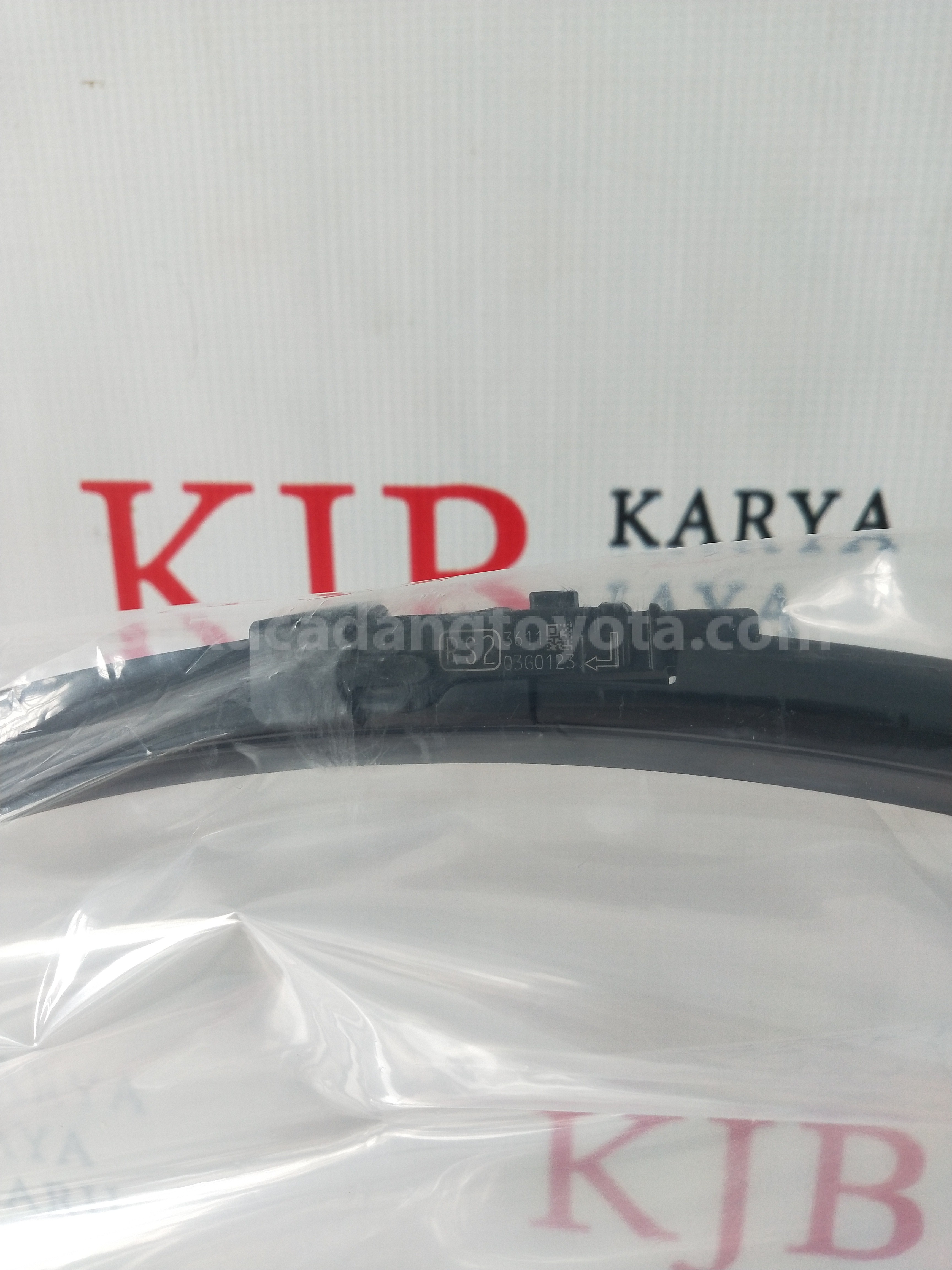 8521258035 BLADE, FR WIPER, RH - TOYOTA