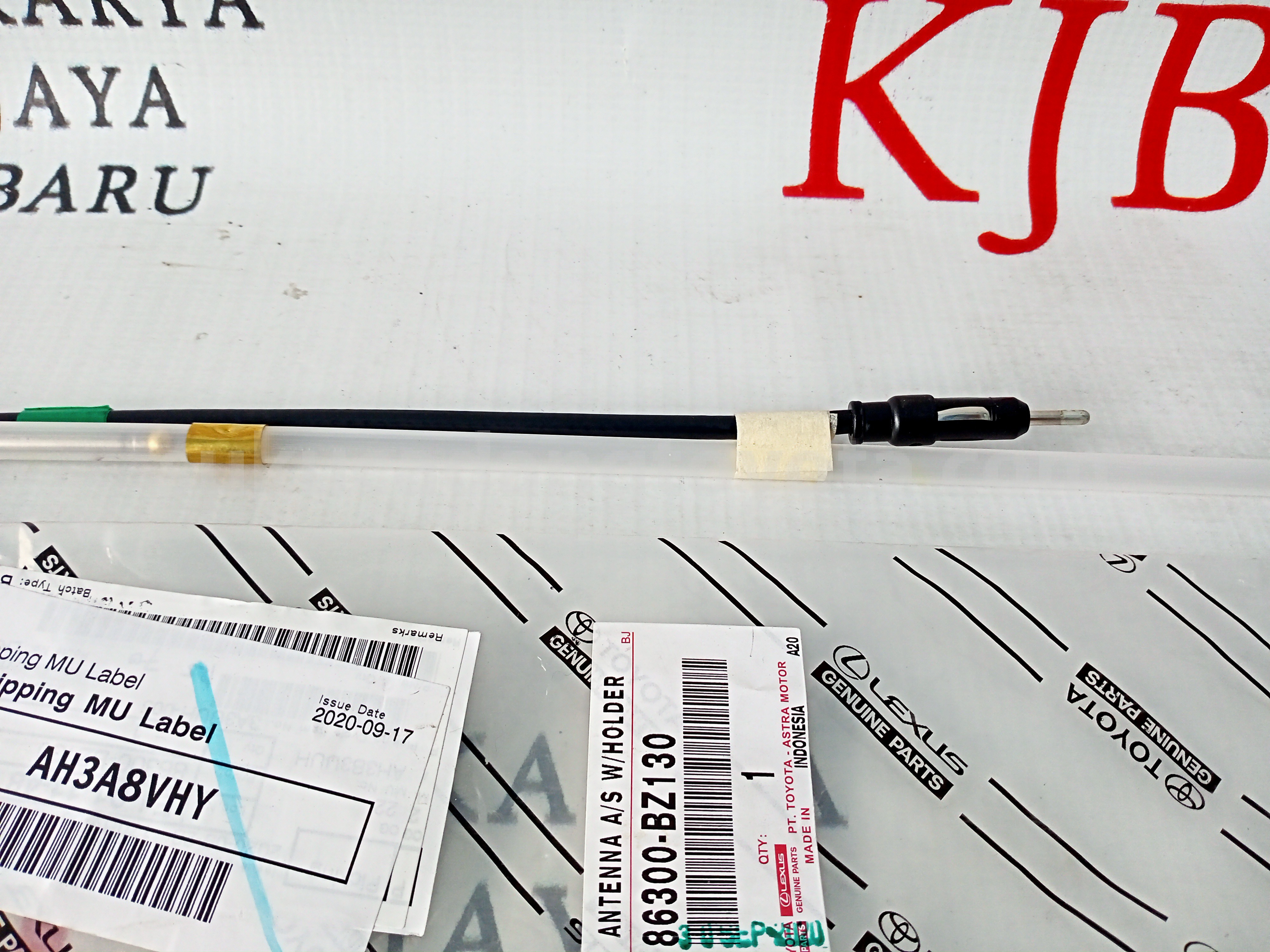 86300BZ130 ANTENNA A/S W/HOLDER - TOYOTA