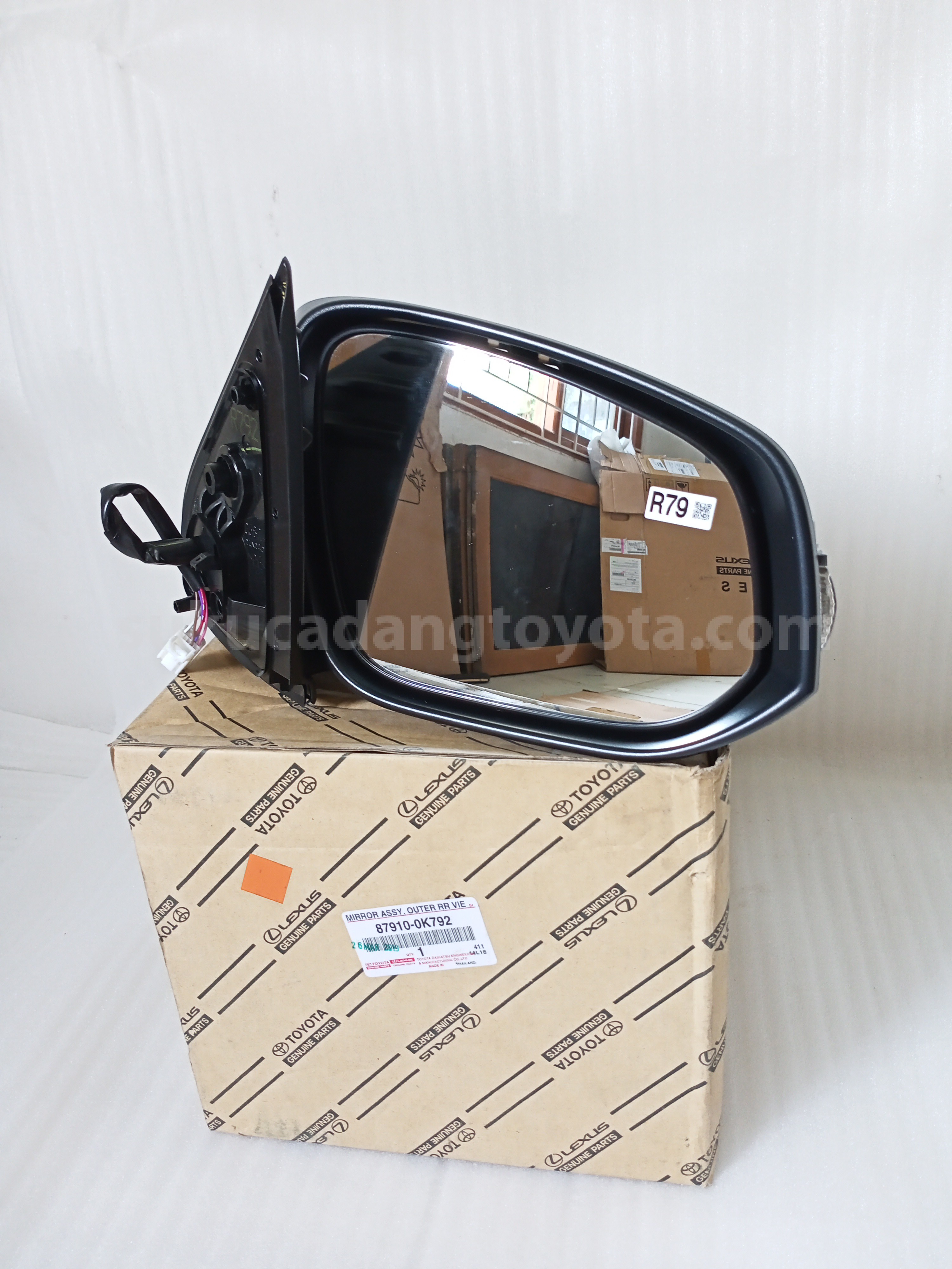 879100K792 MIRROR ASSY, OUTER R - TOYOTA