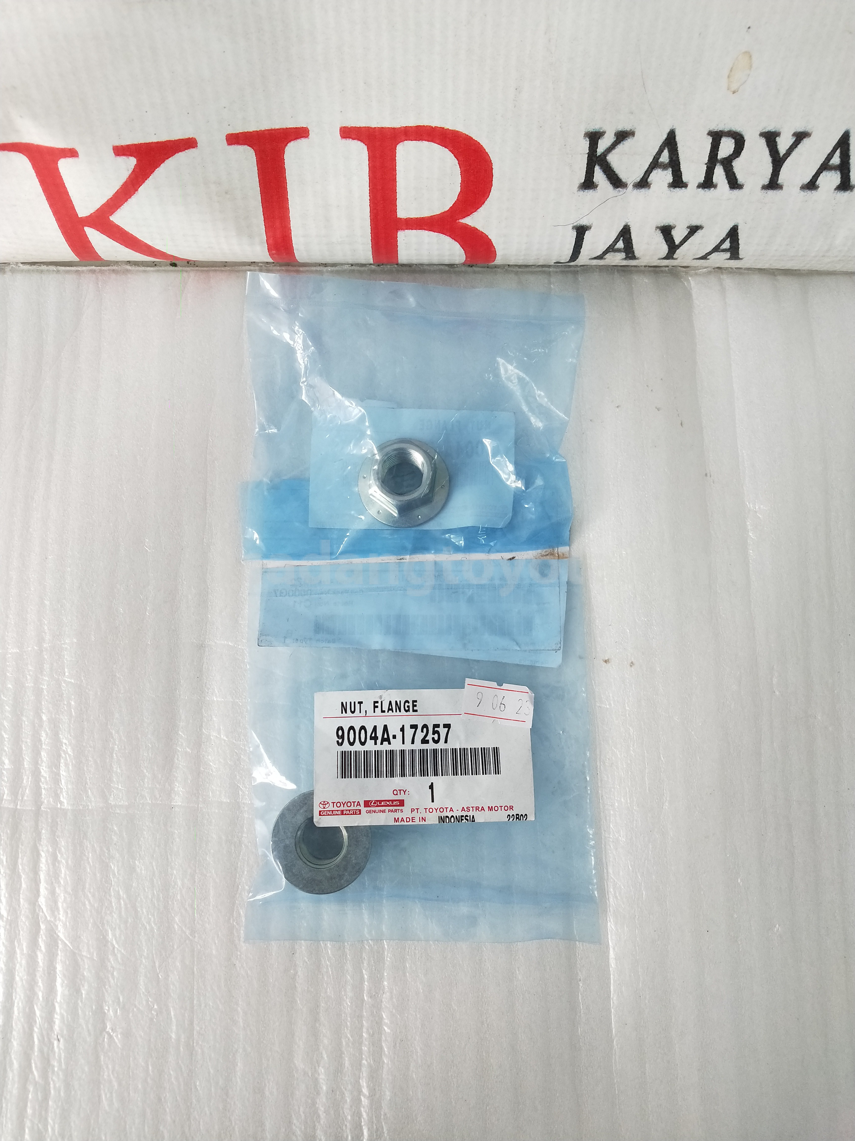 9004A17257 NUT, FLANGE - TOYOTA